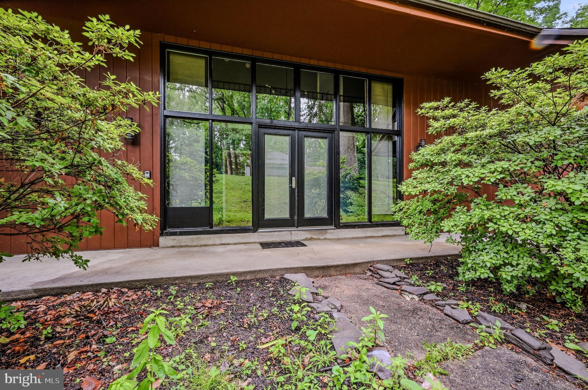 646 WOODVIEW DRIVE