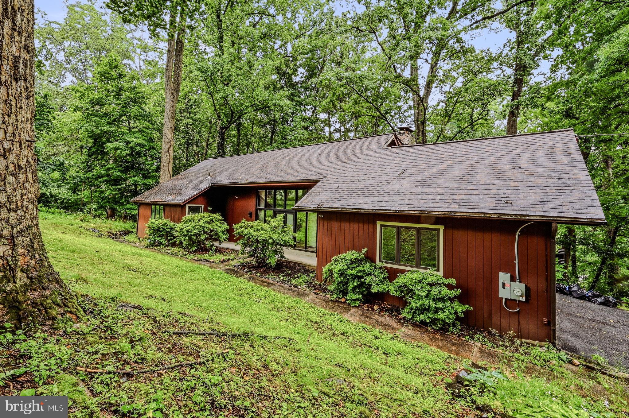 646 WOODVIEW DRIVE
