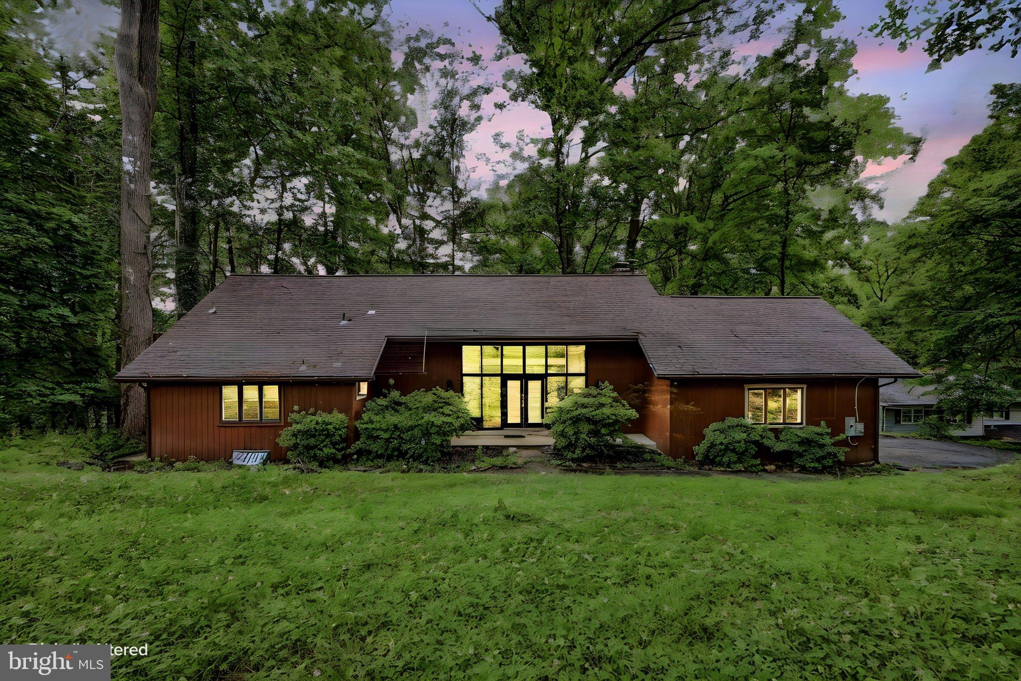 646 WOODVIEW DRIVE