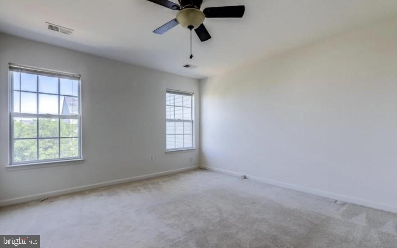 MCNAIR FARMS LANDBAY - Residential Lease