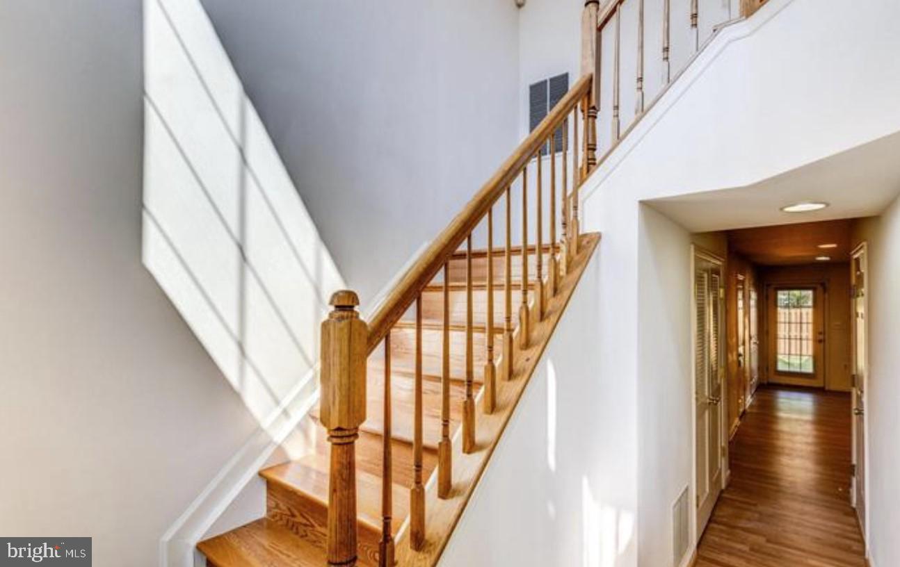 MCNAIR FARMS LANDBAY - Residential Lease