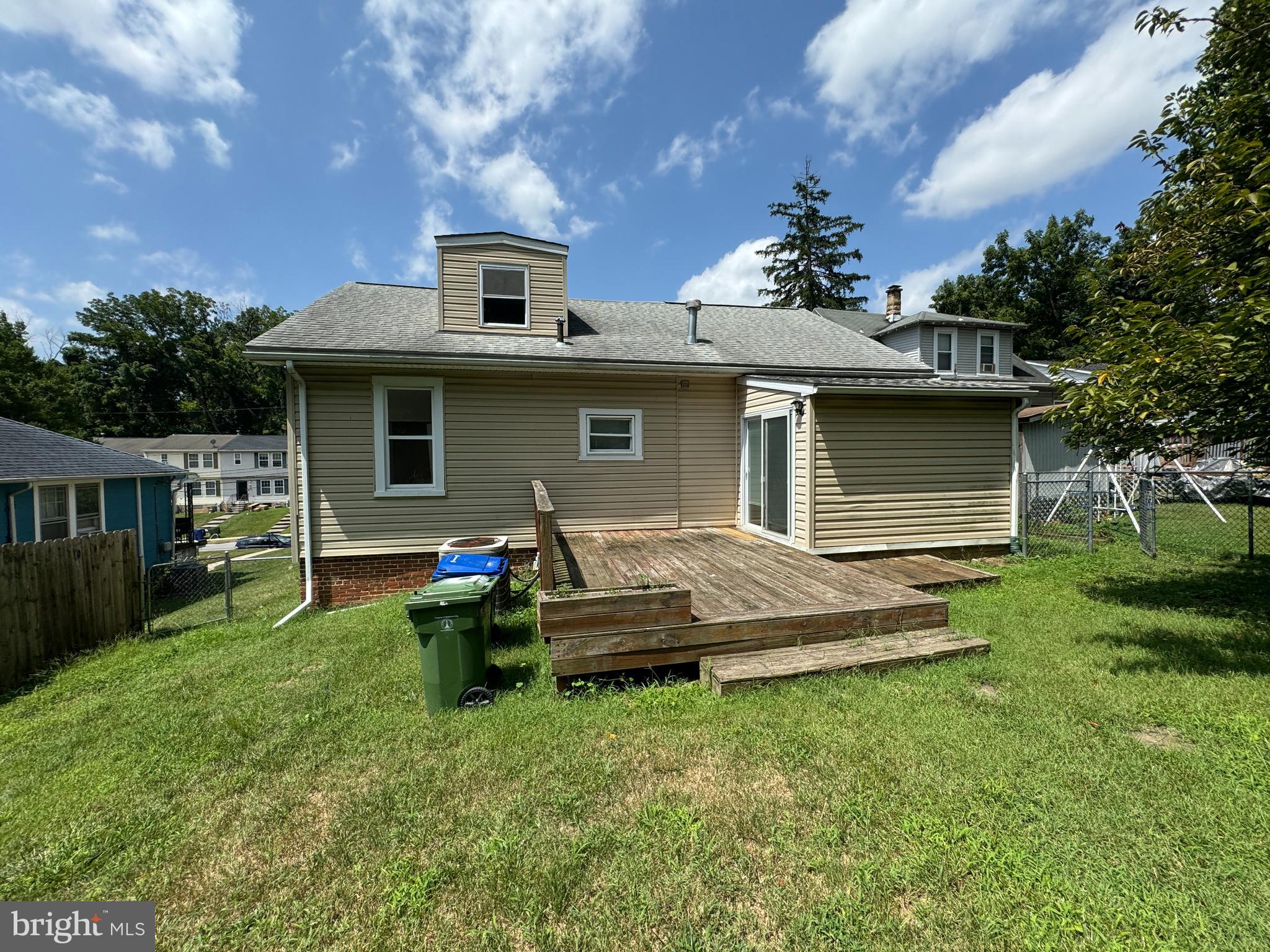 TEN HILLS - Residential