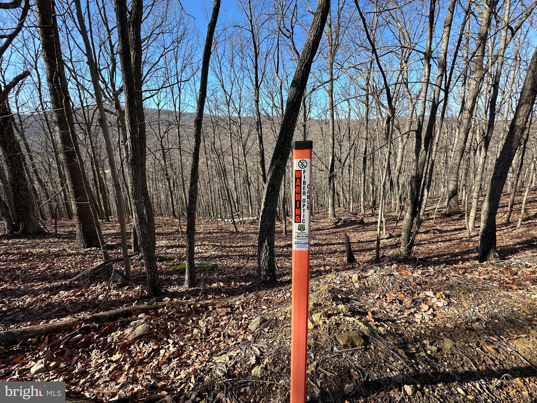 WALNUT BOTTOM HIDEAWAY - Land