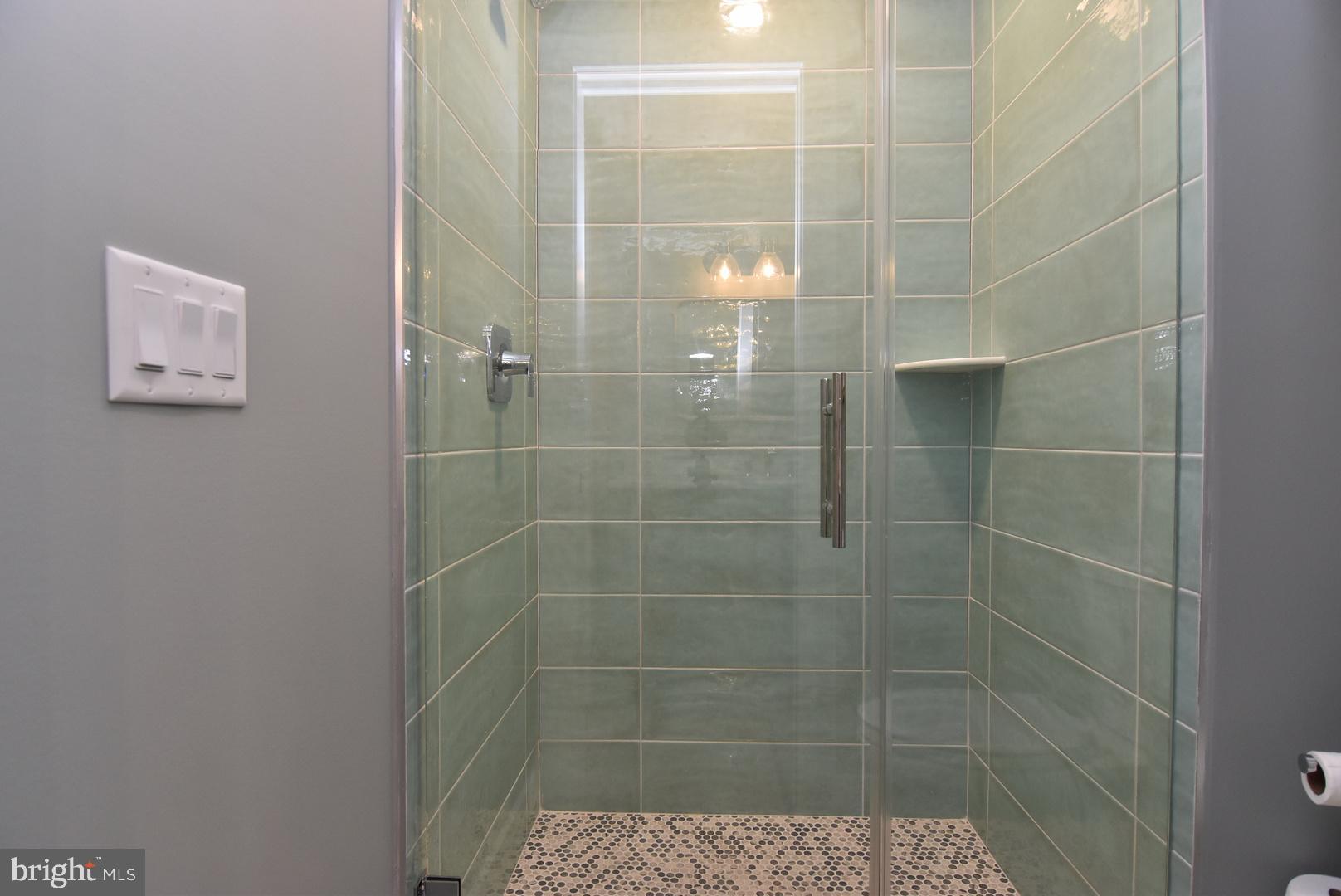 SHOWFIELD - Residential