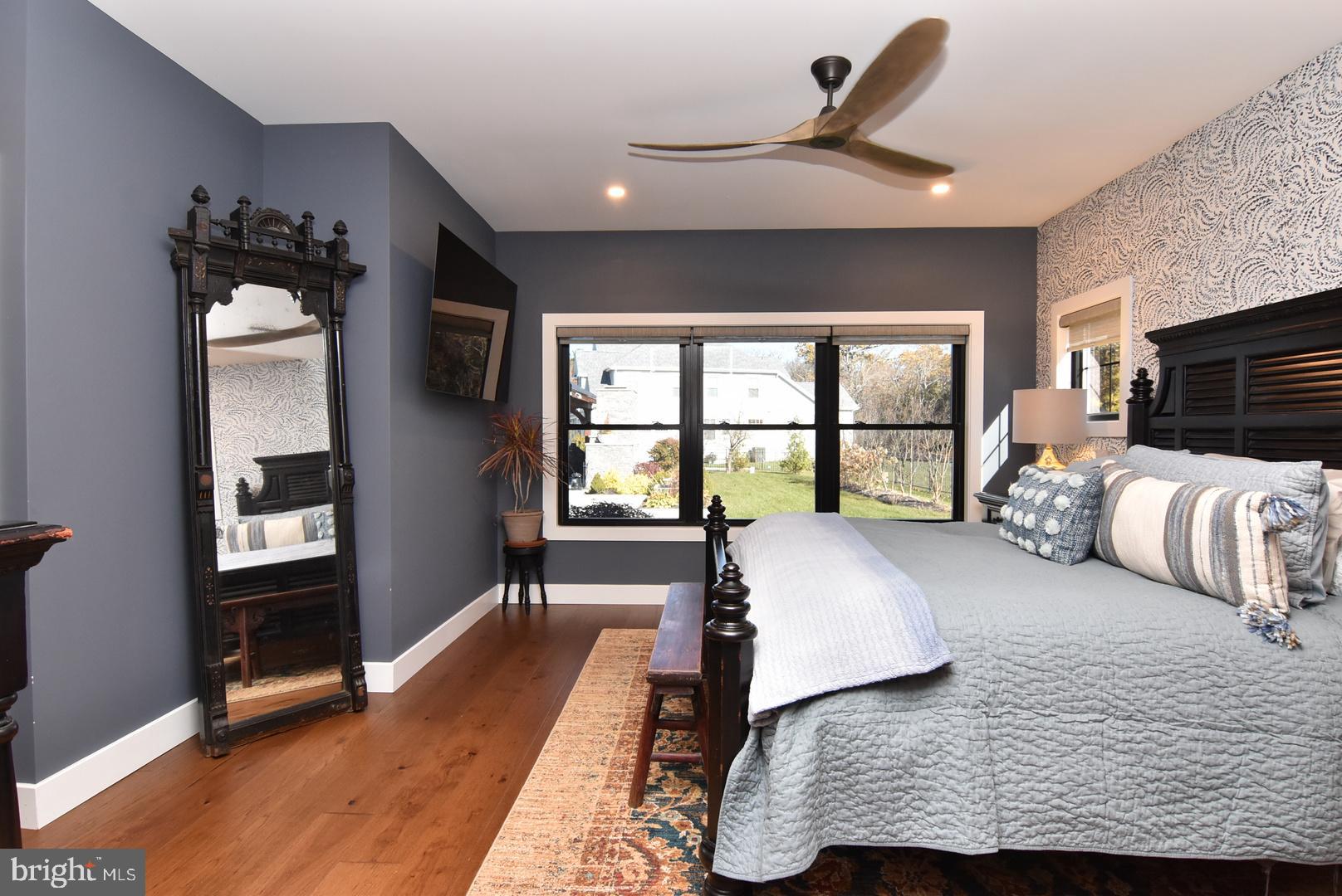 SHOWFIELD - Residential