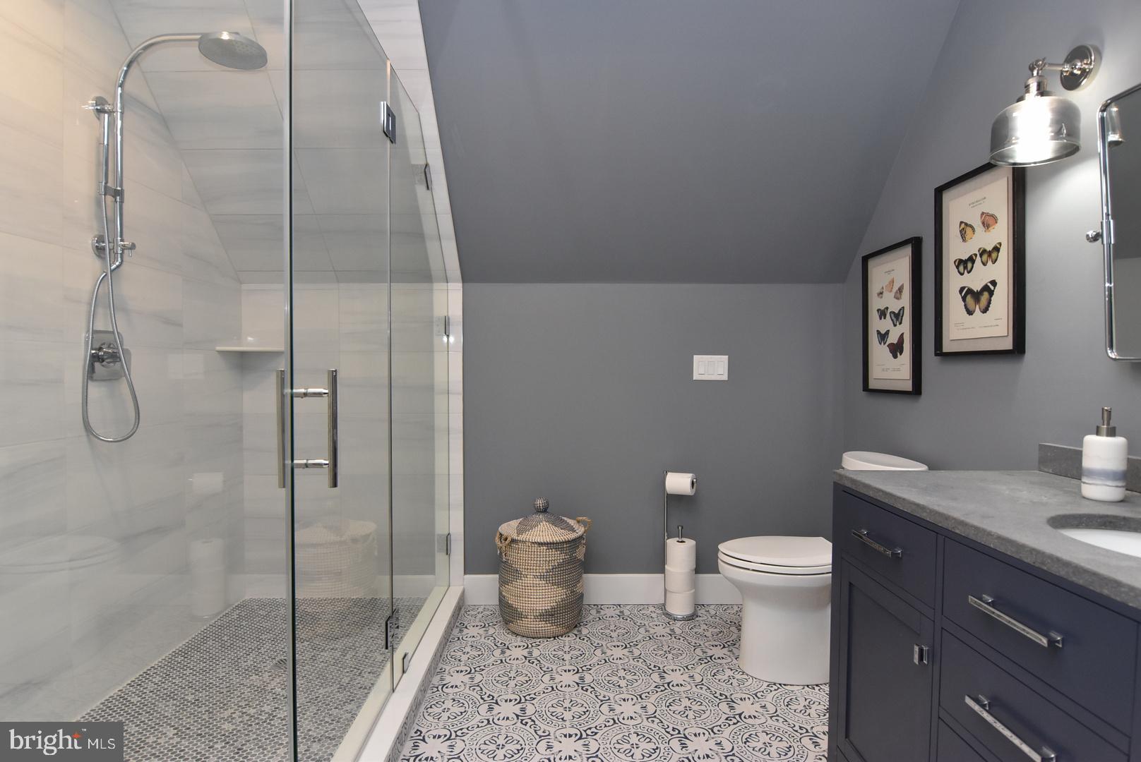 SHOWFIELD - Residential