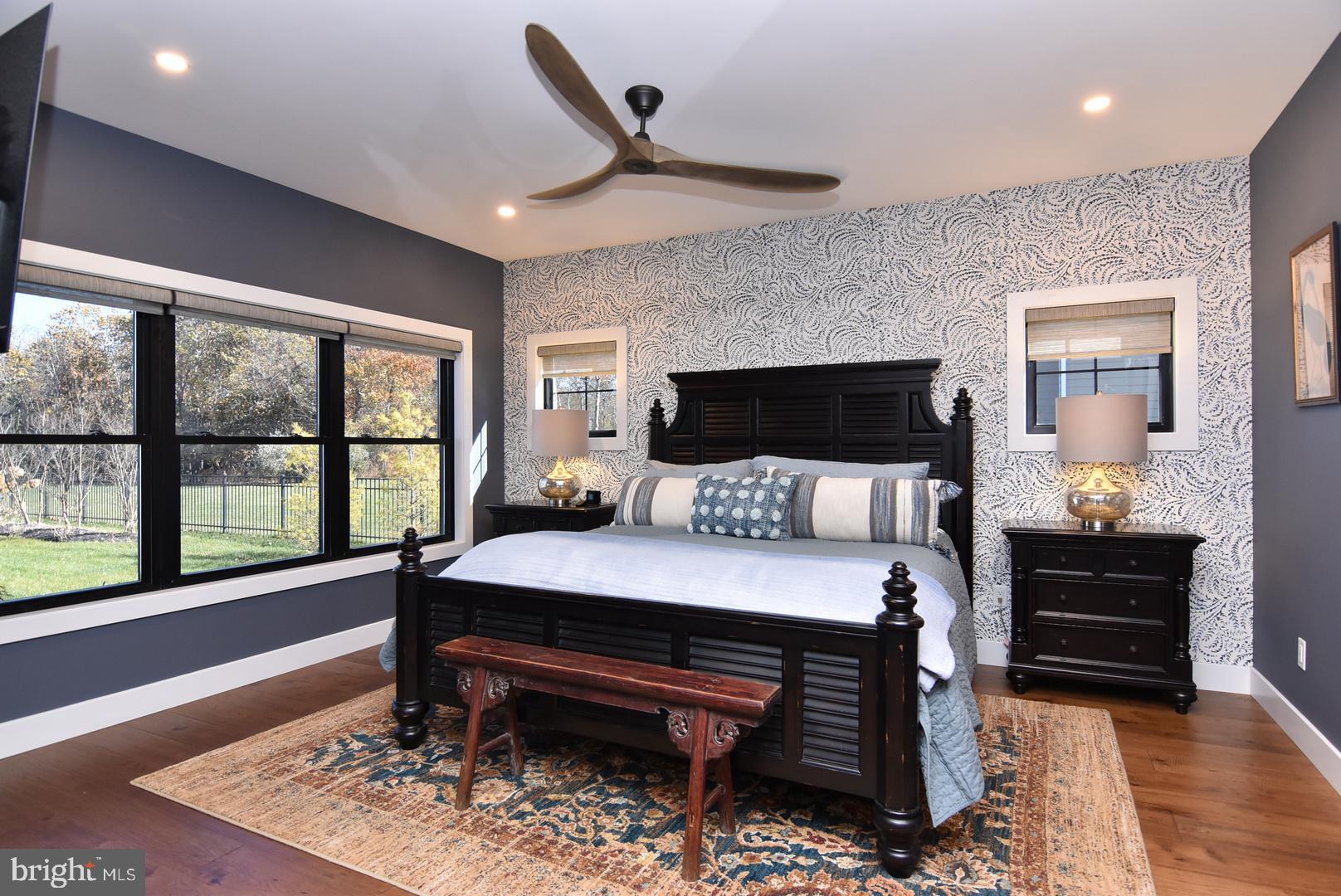 SHOWFIELD - Residential