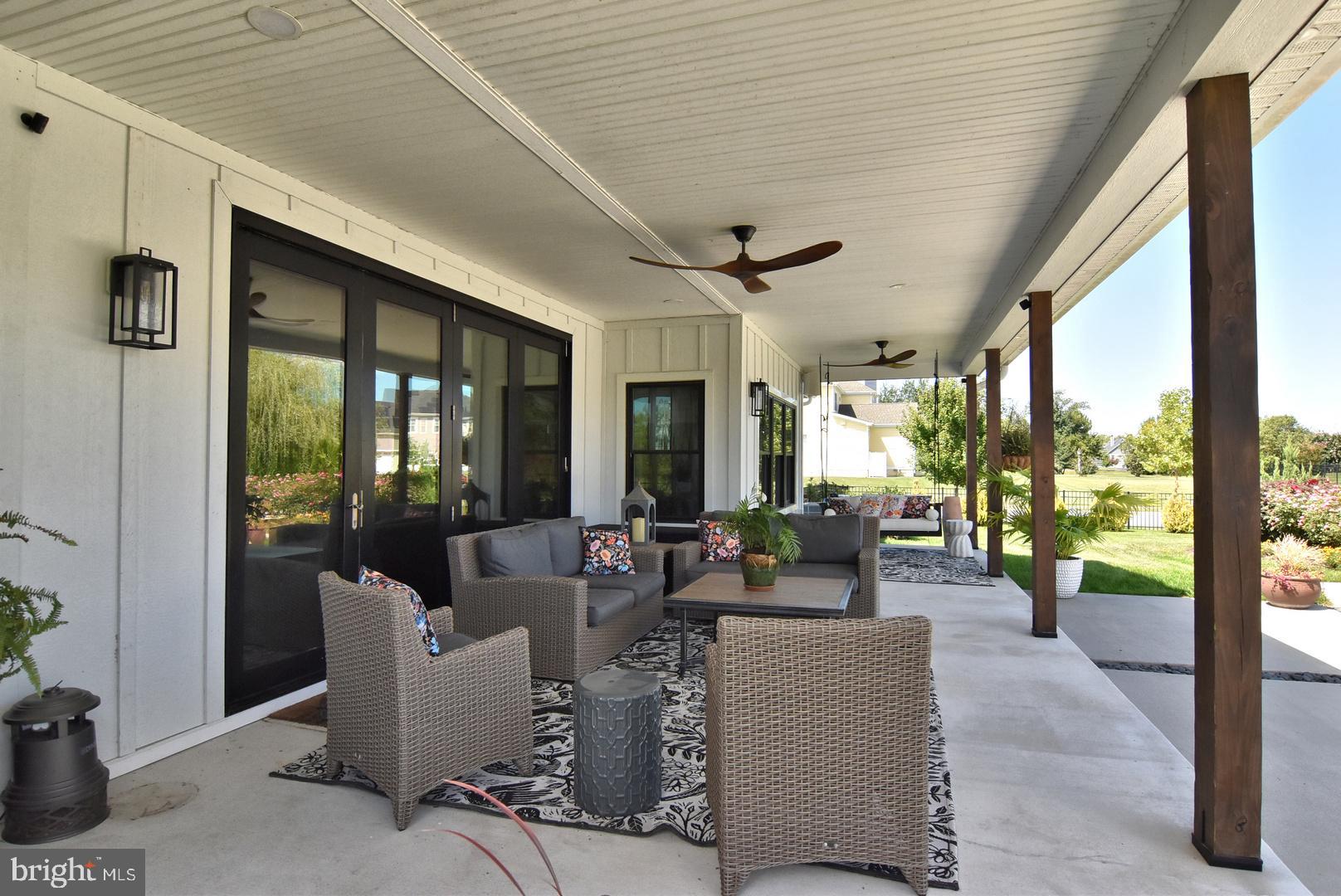 SHOWFIELD - Residential