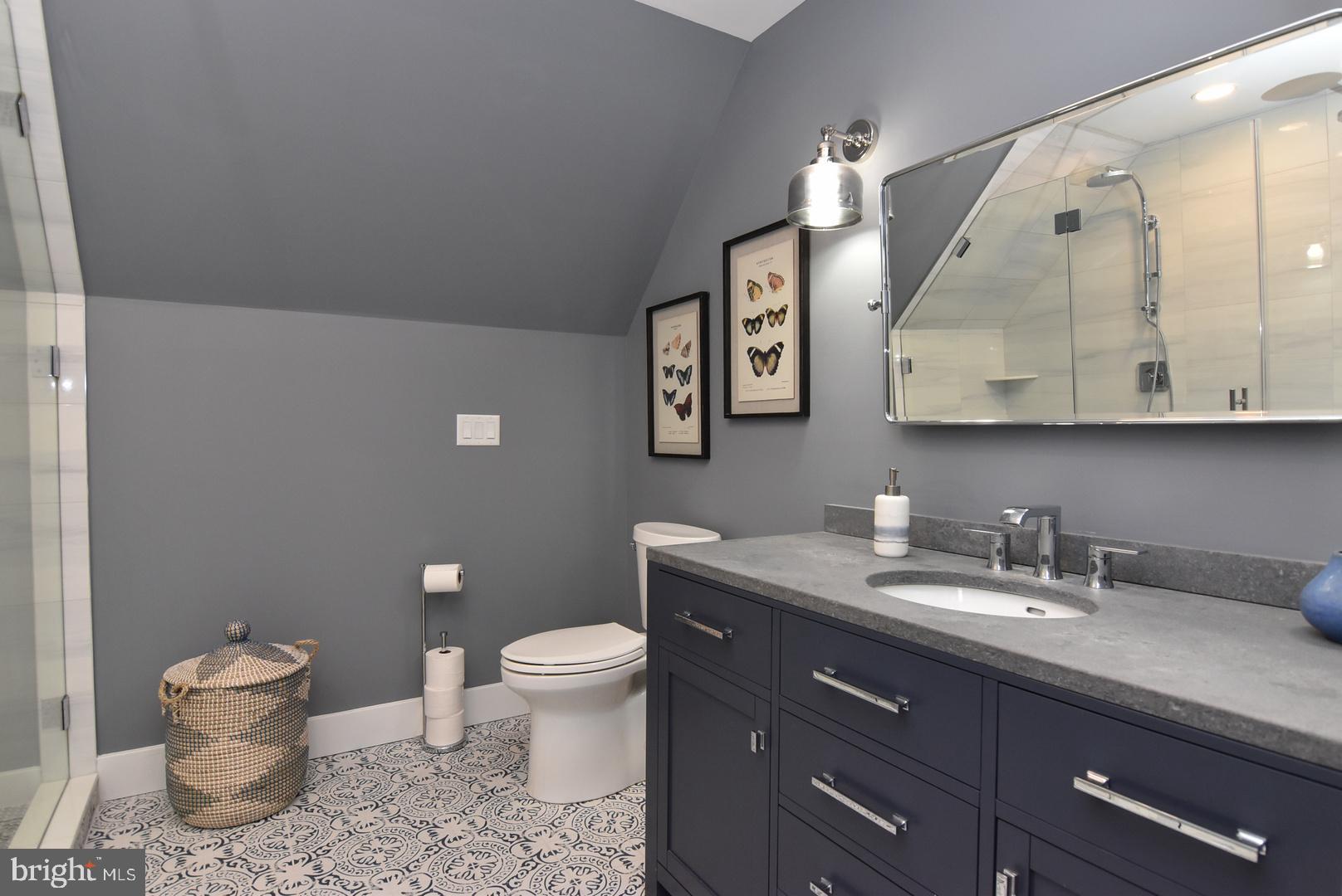 SHOWFIELD - Residential