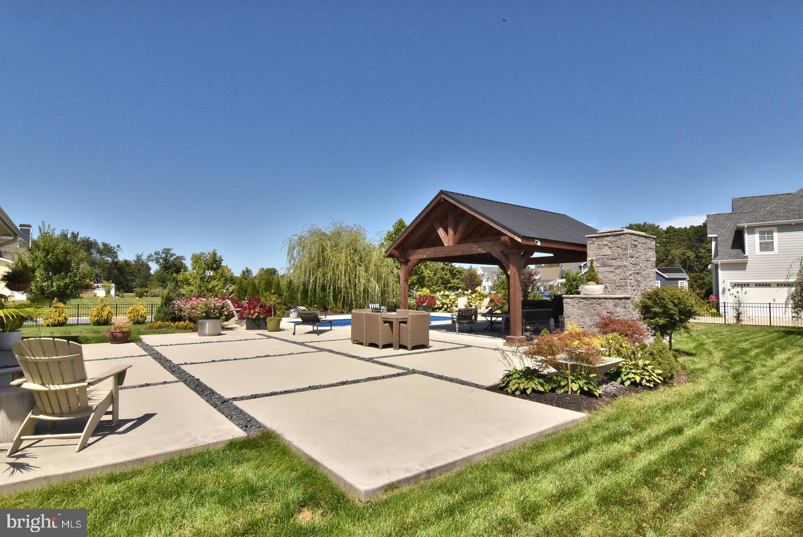 SHOWFIELD - Residential