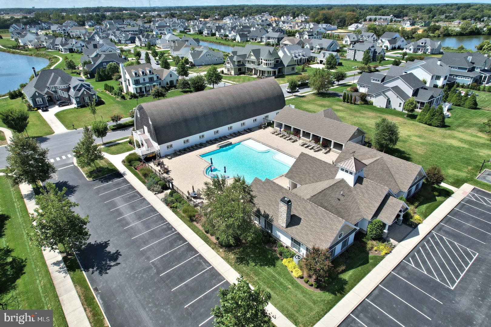 SHOWFIELD - Residential