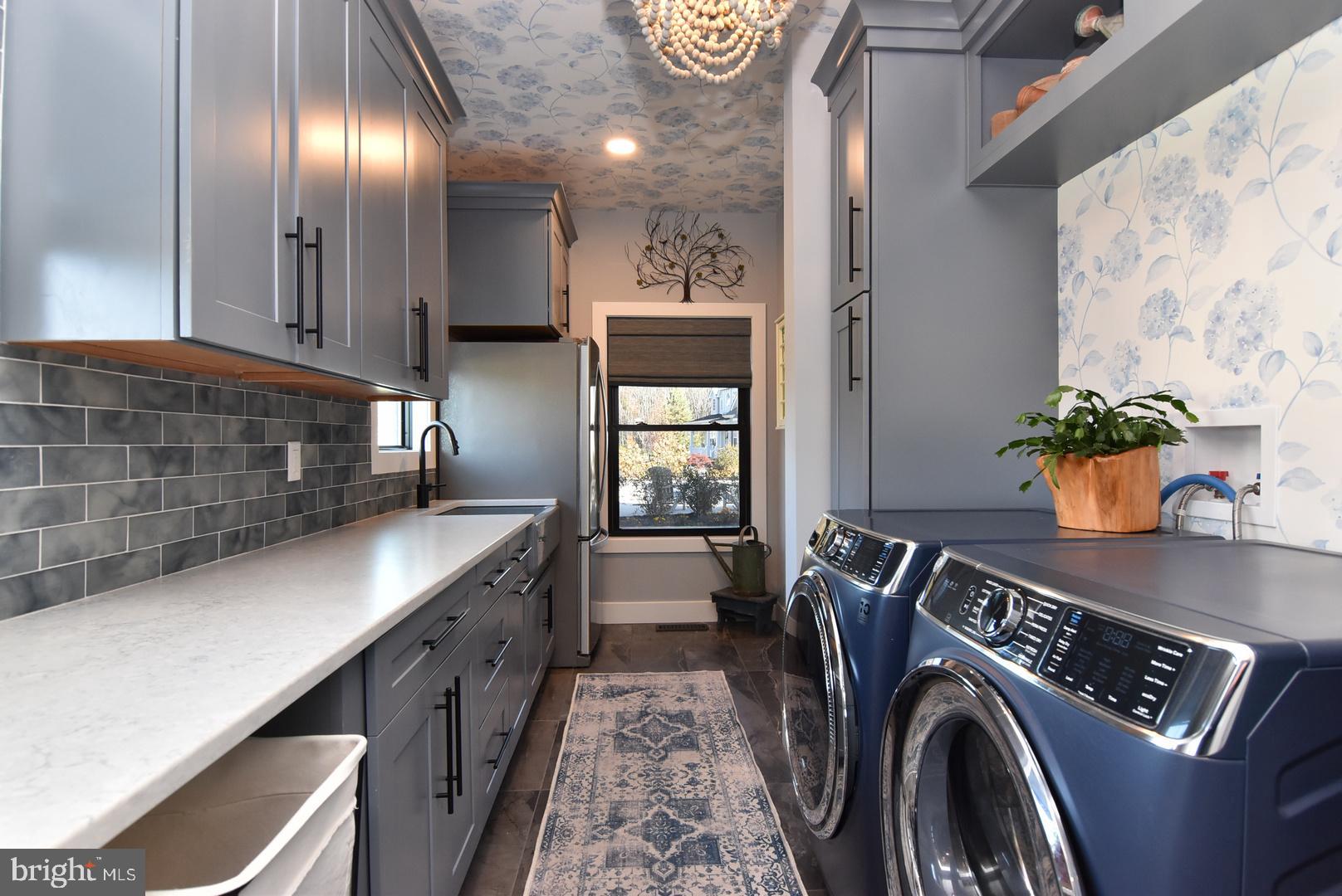 SHOWFIELD - Residential