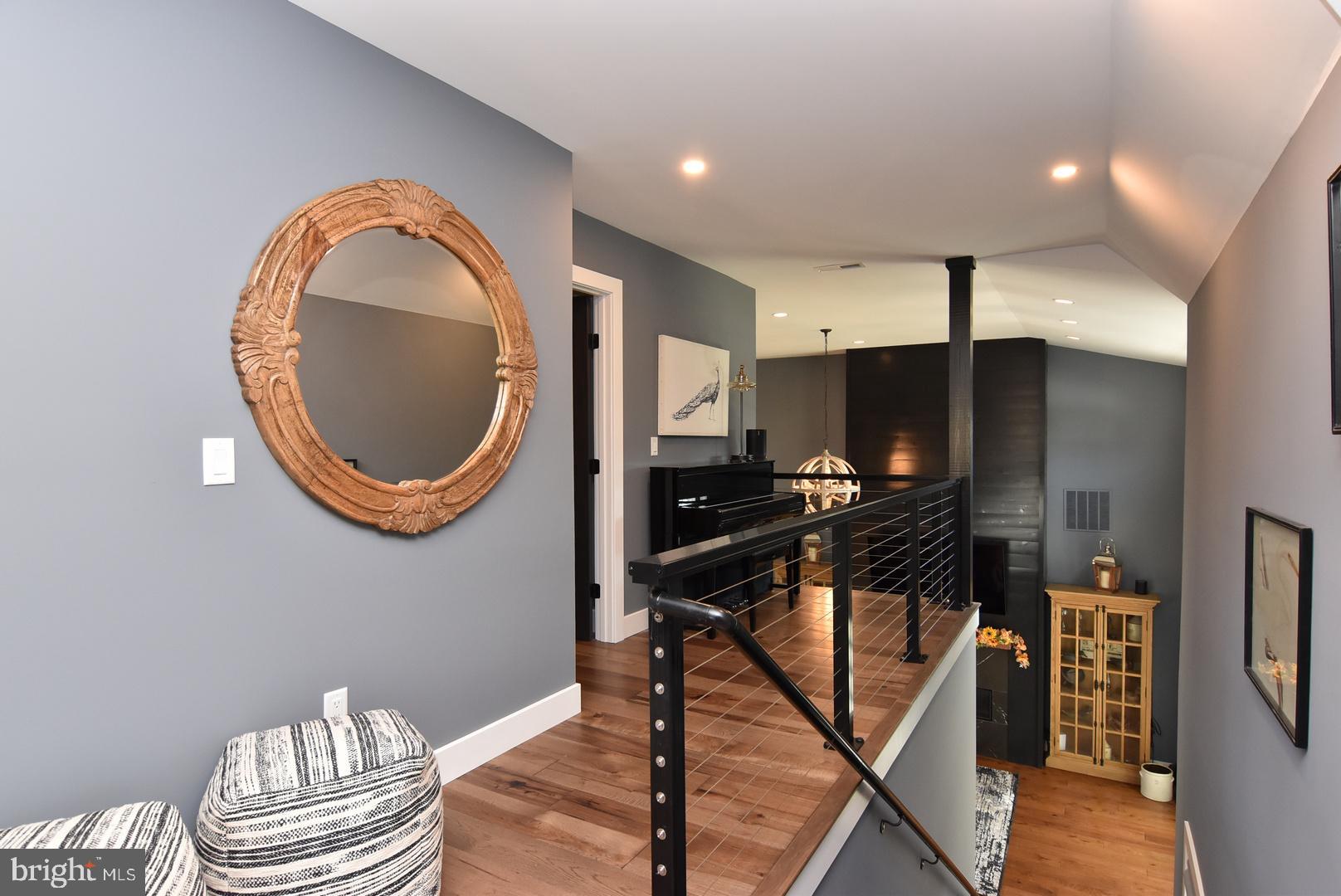 SHOWFIELD - Residential