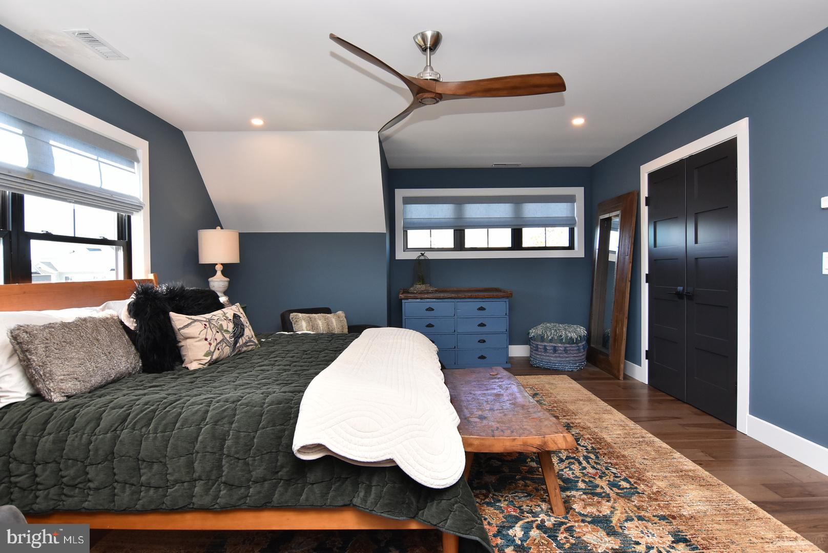 SHOWFIELD - Residential