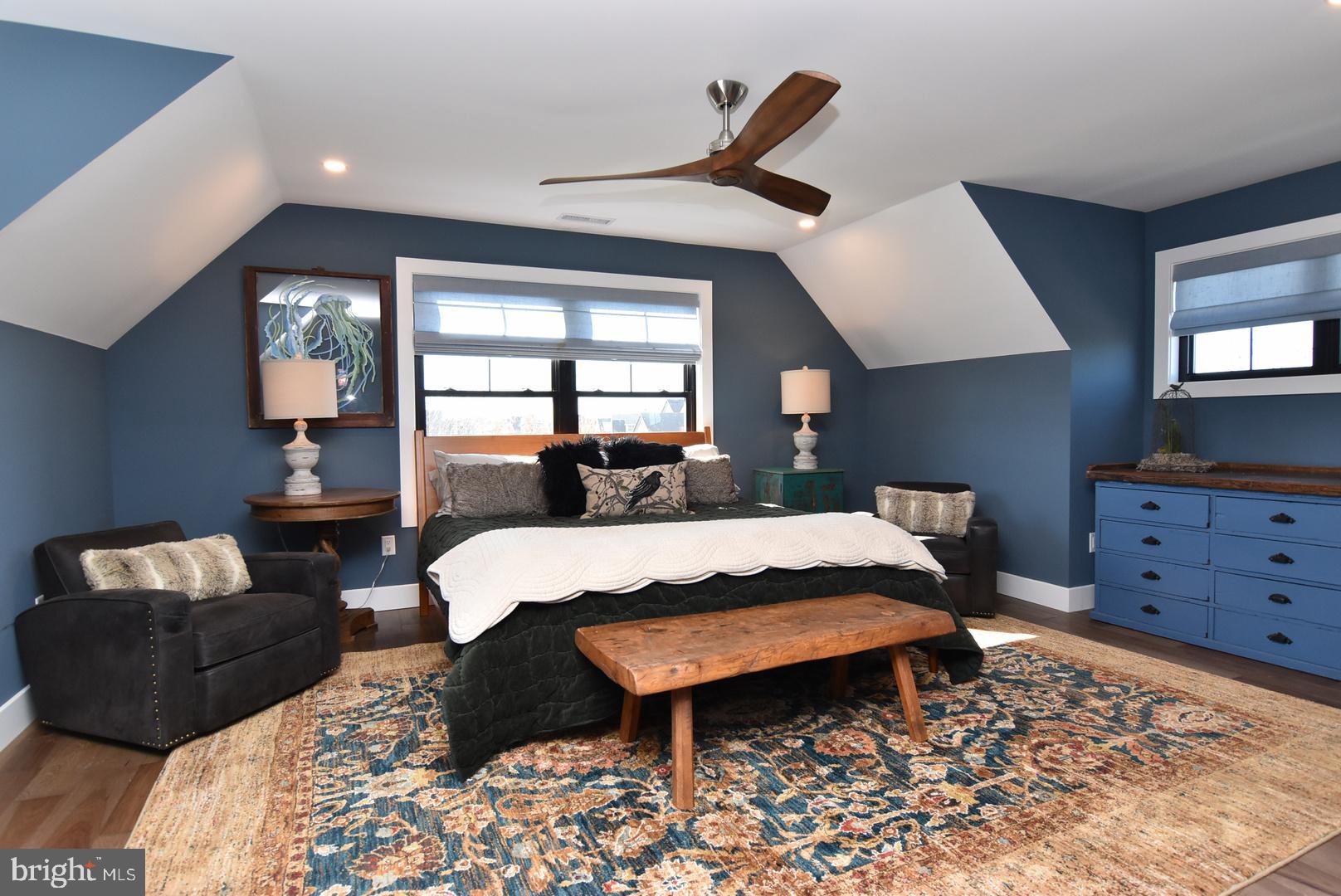 SHOWFIELD - Residential