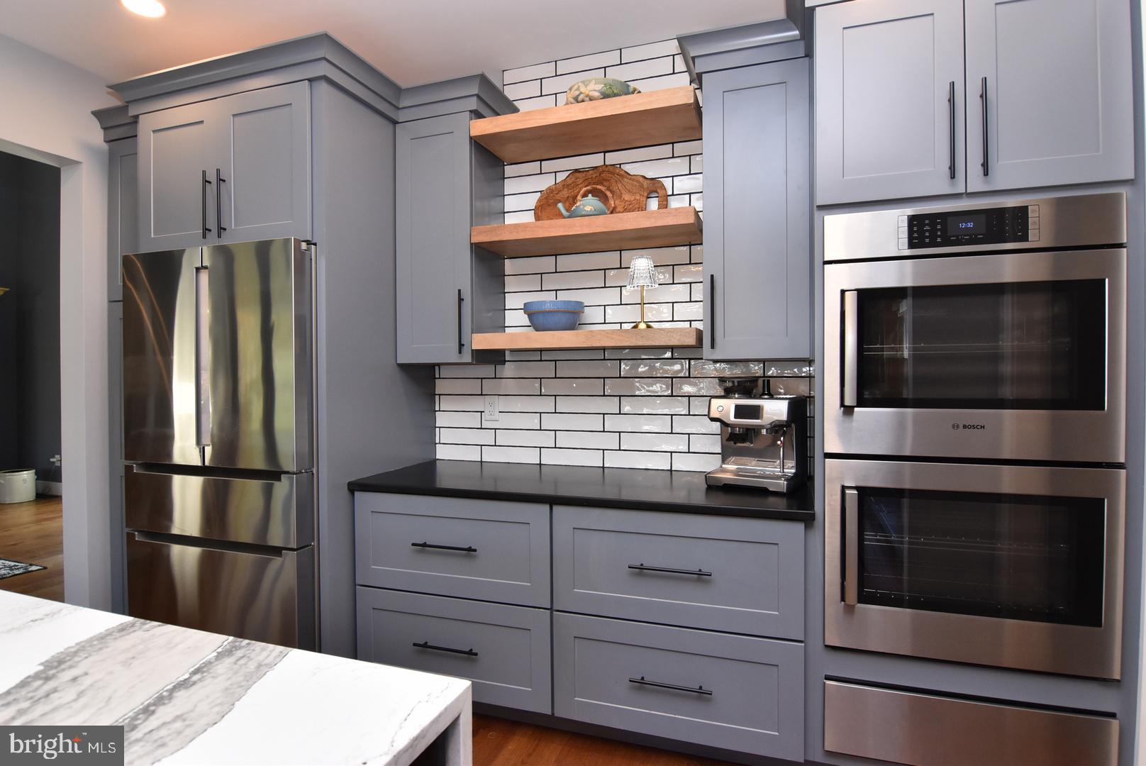 SHOWFIELD - Residential