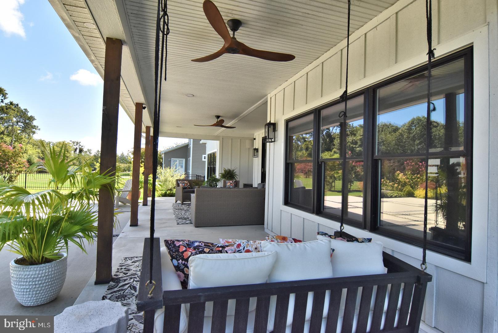 SHOWFIELD - Residential