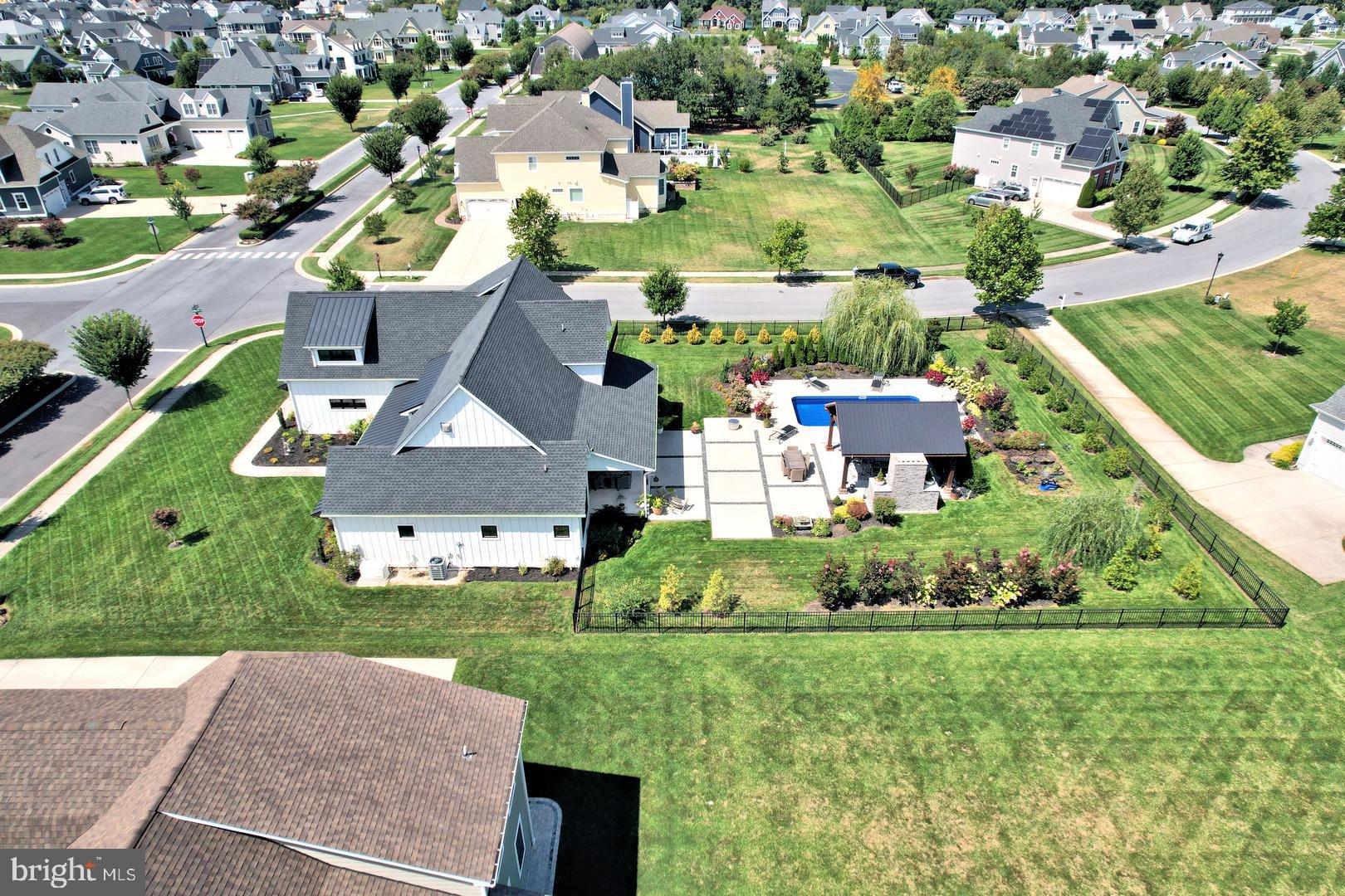 SHOWFIELD - Residential