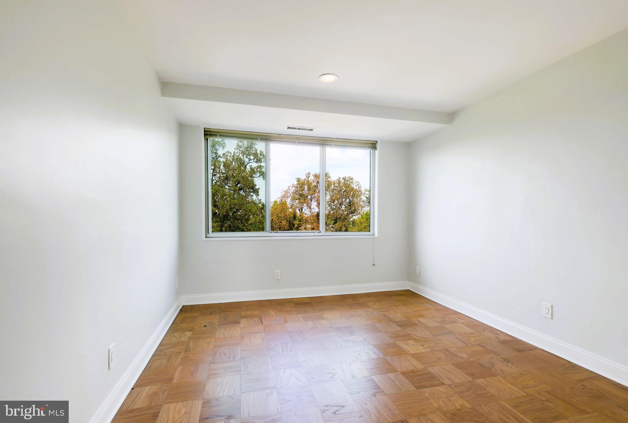 WHITEHALL - Residential