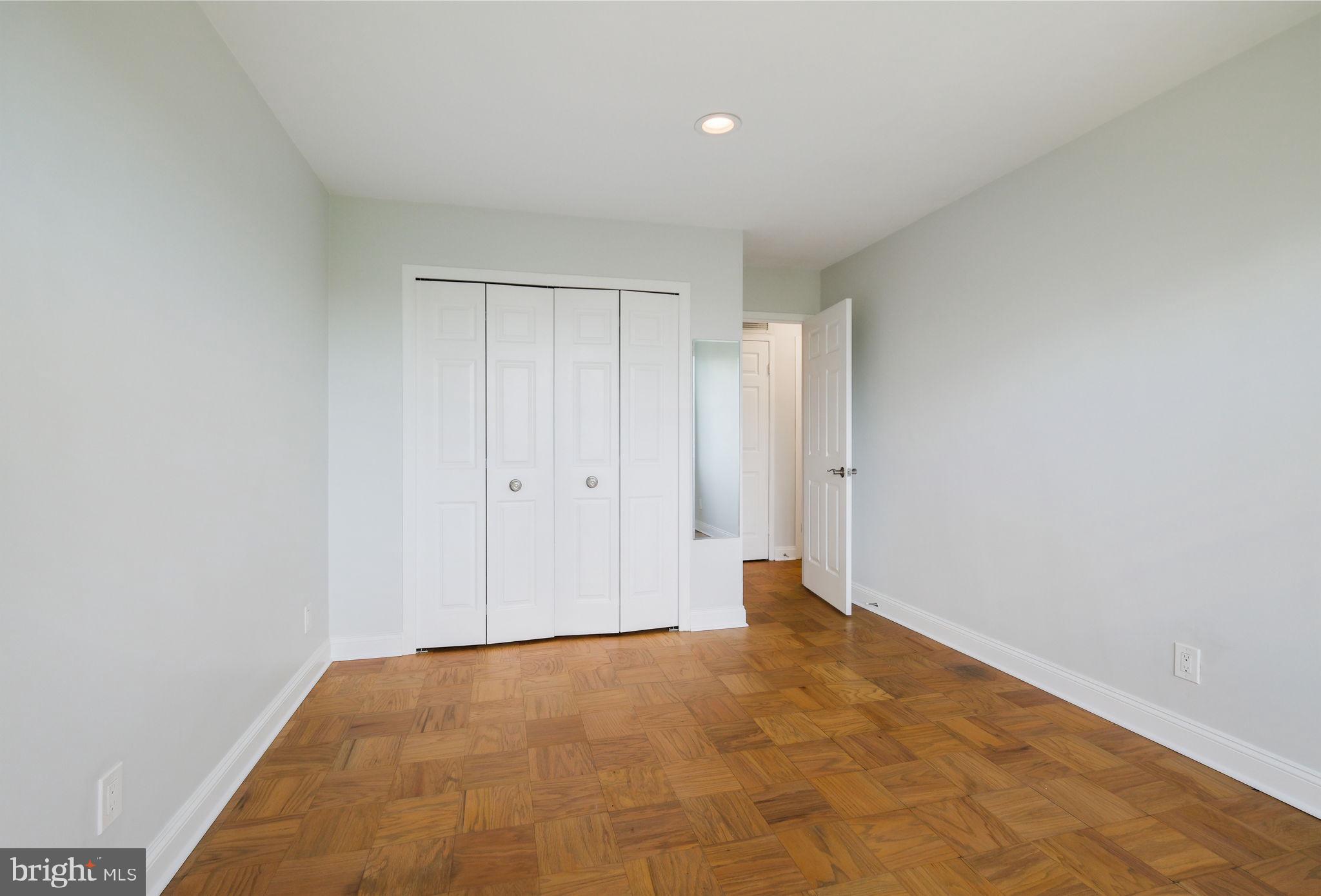 WHITEHALL - Residential