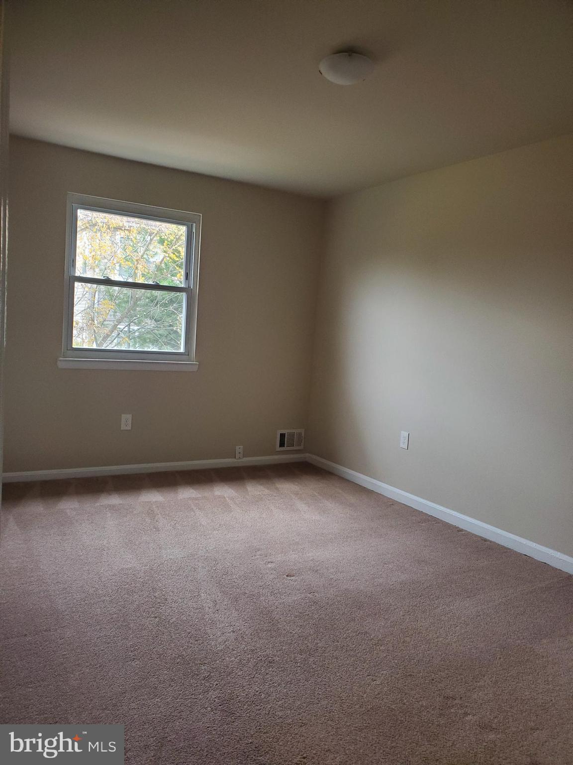 MONIKA COURTS - Residential Lease