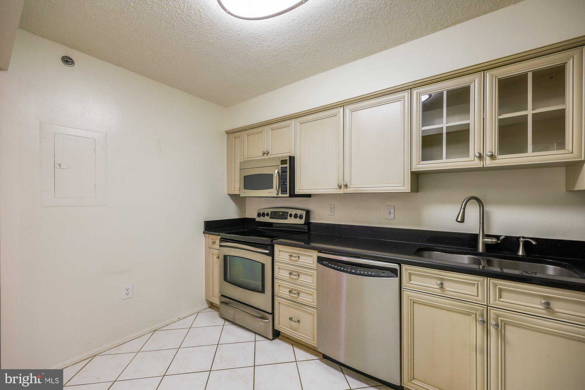 FAIRWAYS SOUTH - Residential