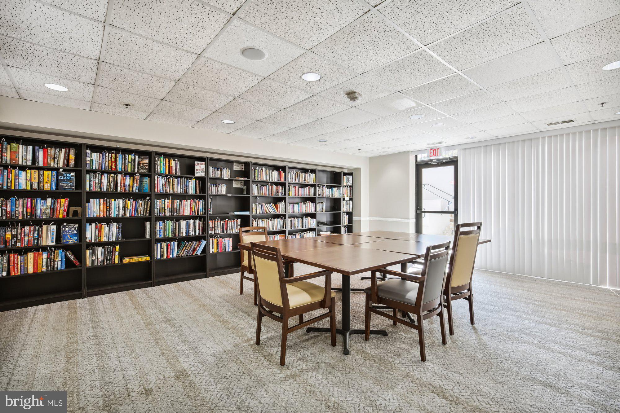 FAIRWAYS SOUTH - Residential