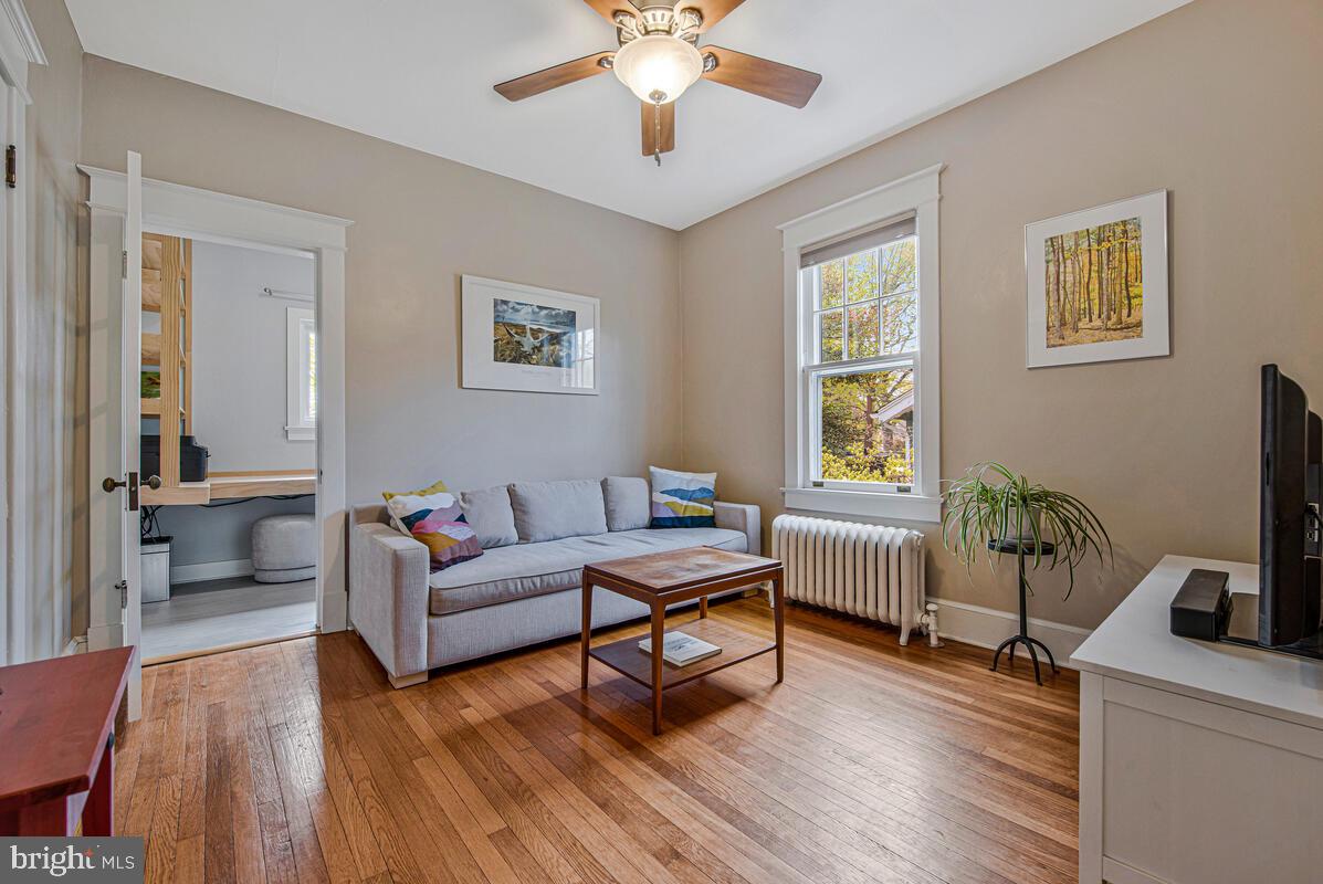 HYATTSVILLE HILLS - Residential