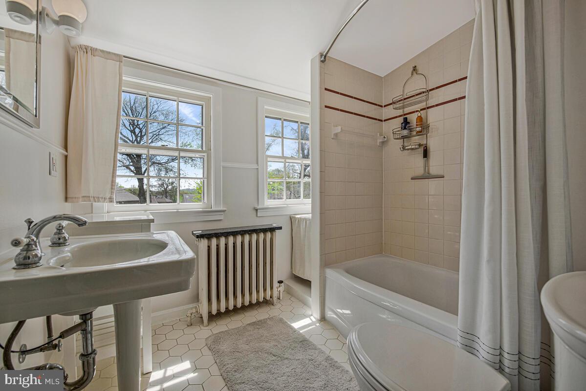 HYATTSVILLE HILLS - Residential