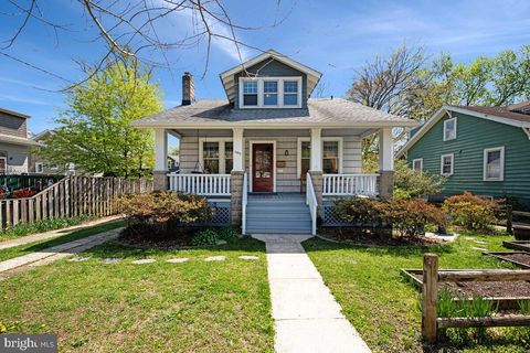 Photo of 3913 Jefferson Street, HYATTSVILLE, MD 20781 (MLS # MDPG2197980)