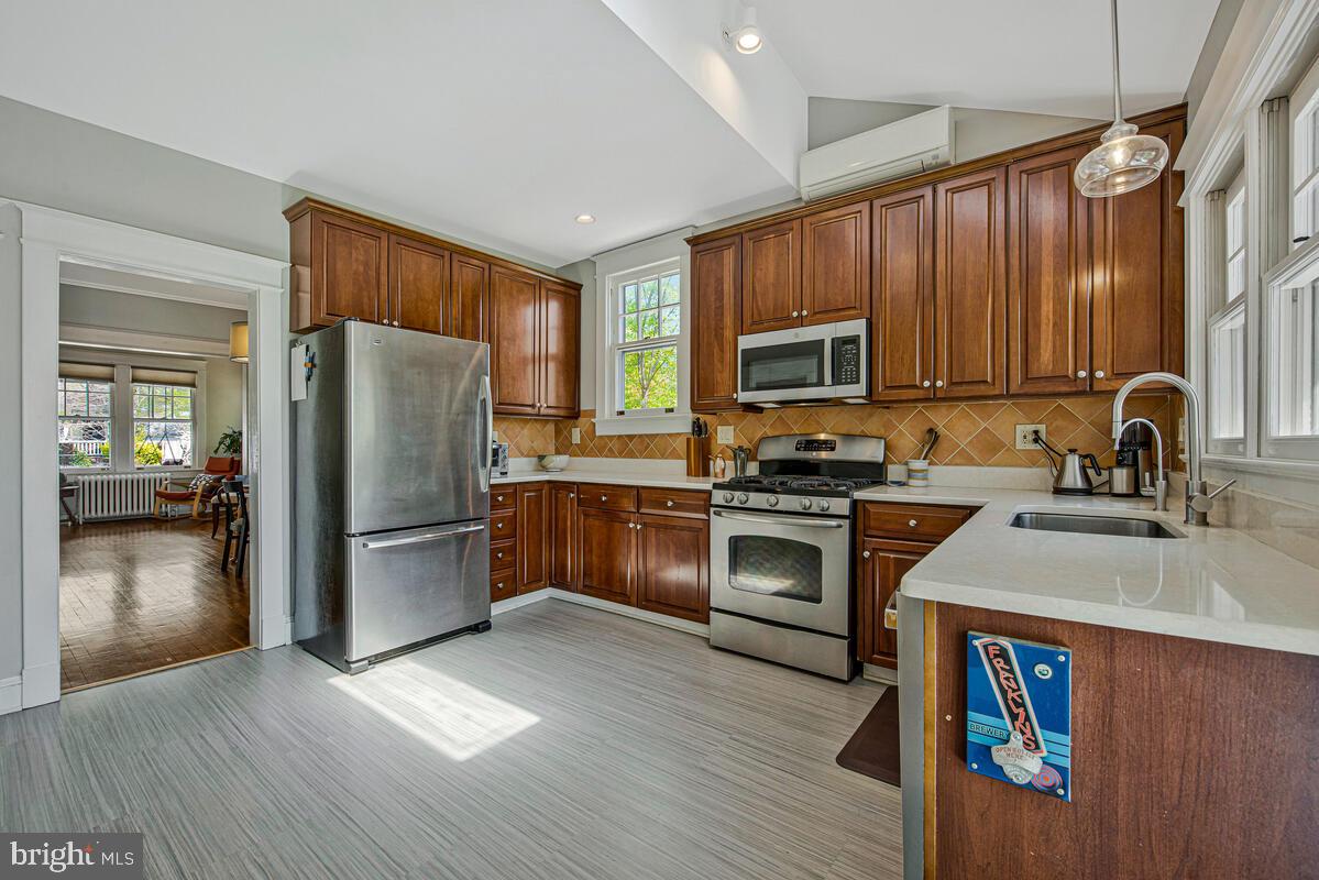 HYATTSVILLE HILLS - Residential