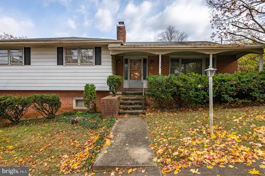 Photo of 105 Clayton Ave, WYOMISSING, PA 19610 (MLS # PABK2065538)