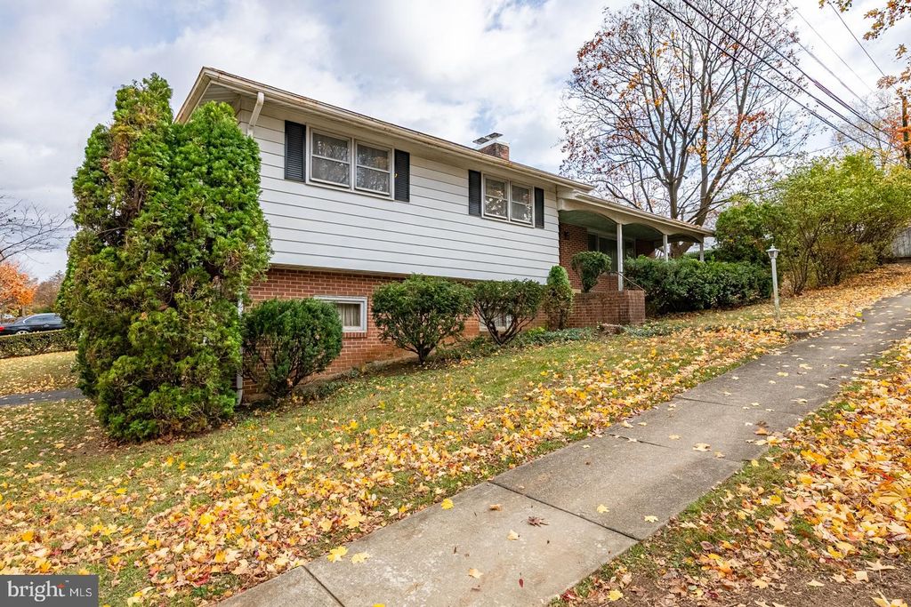 Photo of 105 Clayton Ave, WYOMISSING, PA 19610 (MLS # PABK2065538)