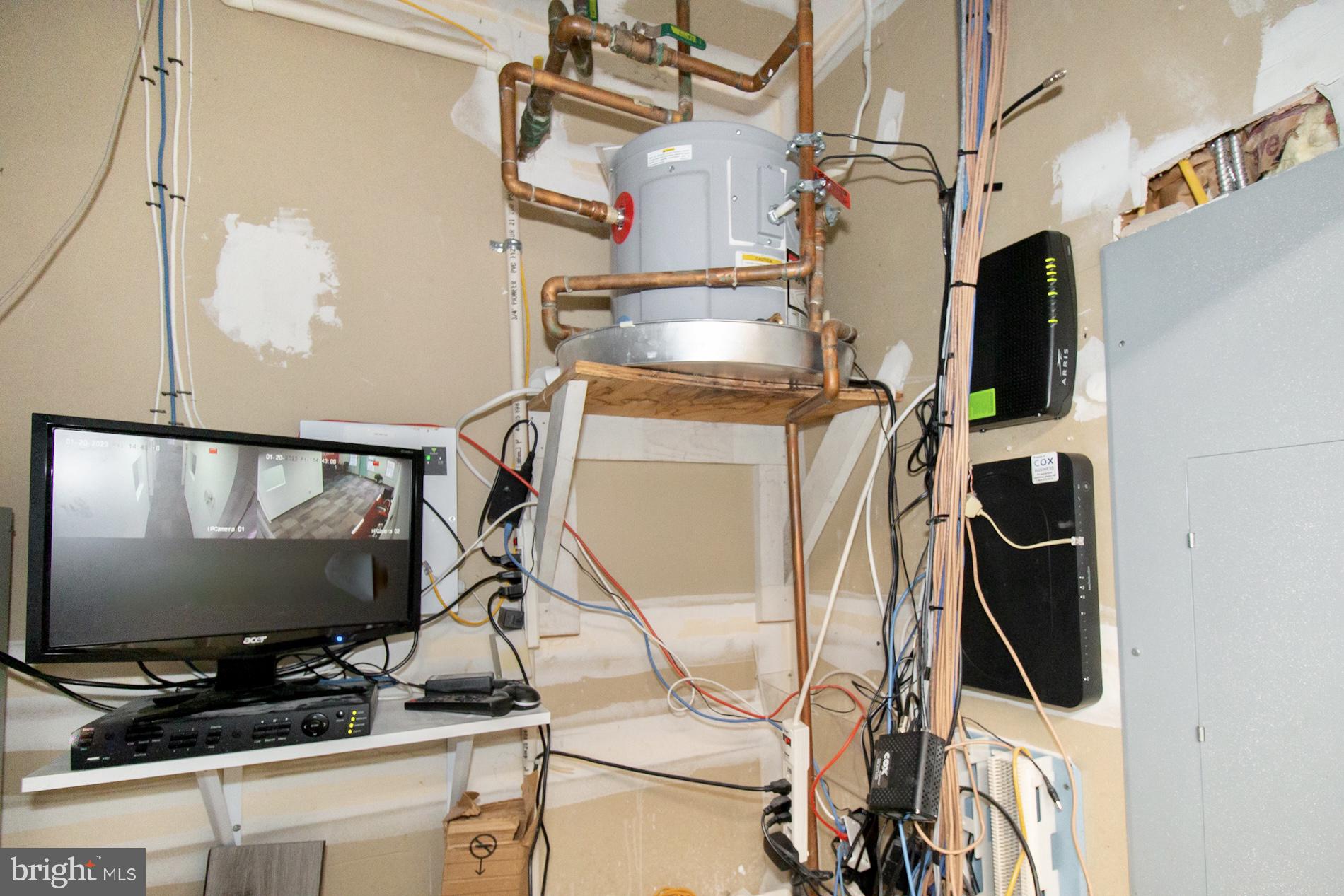 PATRIOT SQUARE - Commercial Lease