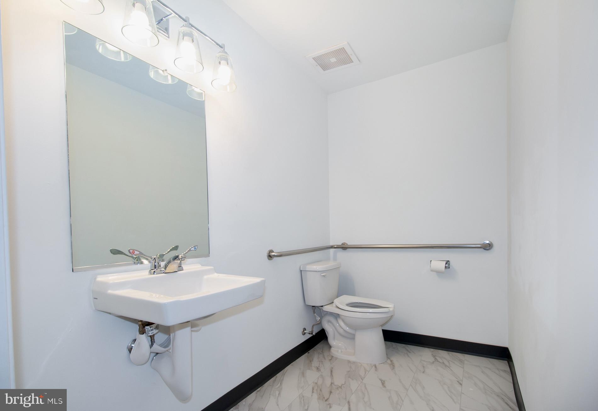 PATRIOT SQUARE - Commercial Lease