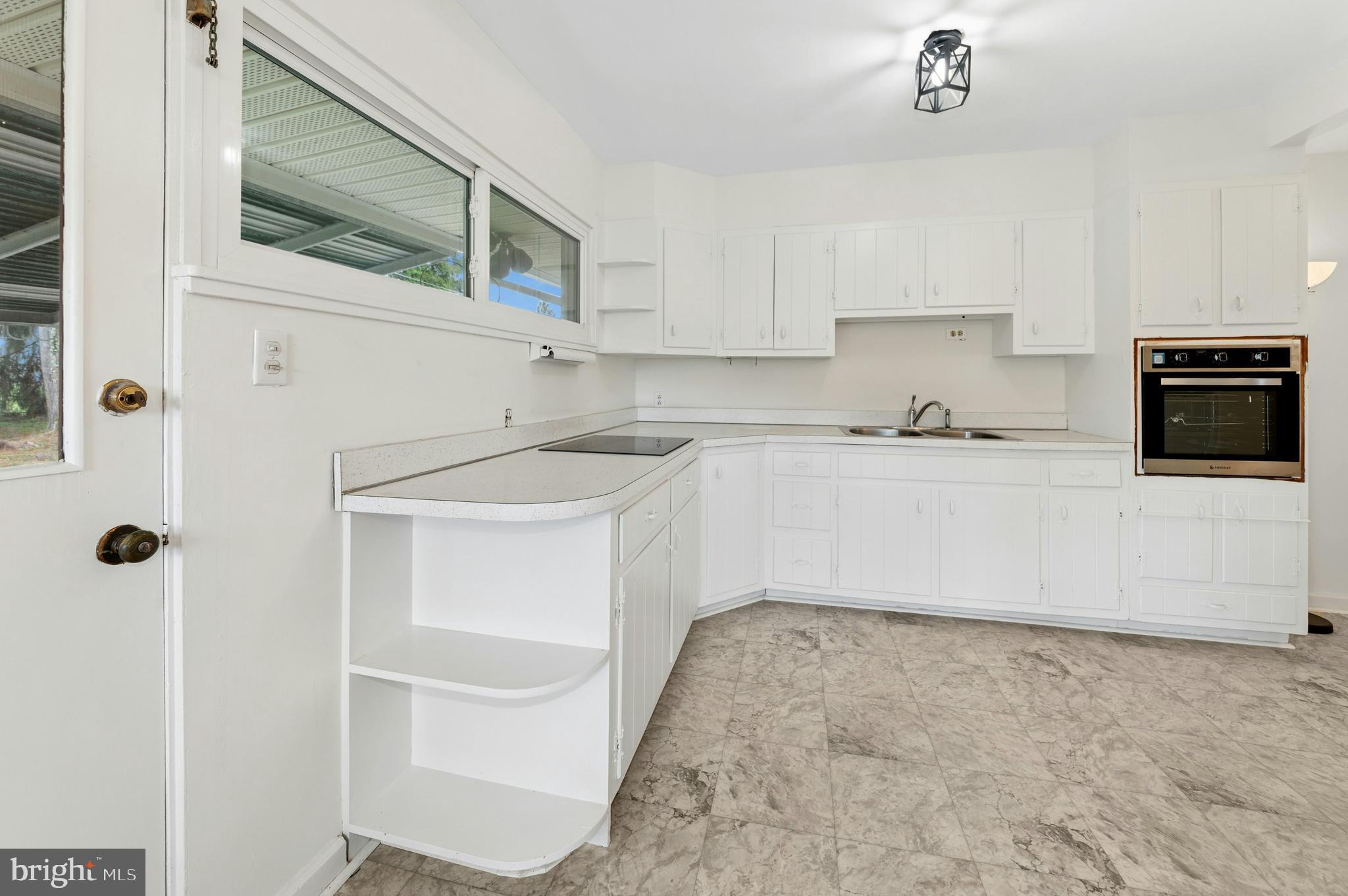 MEADOW BROOK - Residential