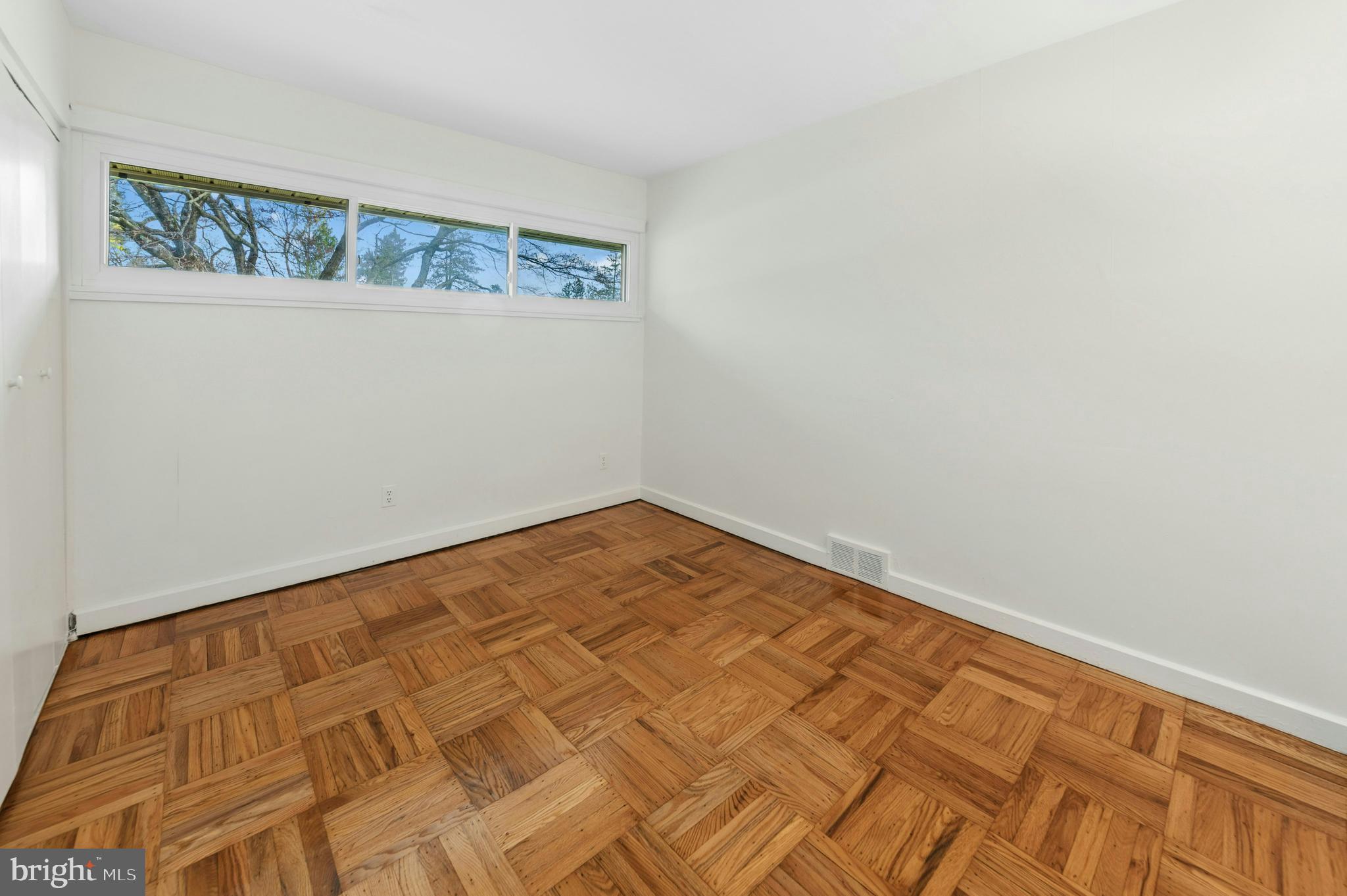 MEADOW BROOK - Residential