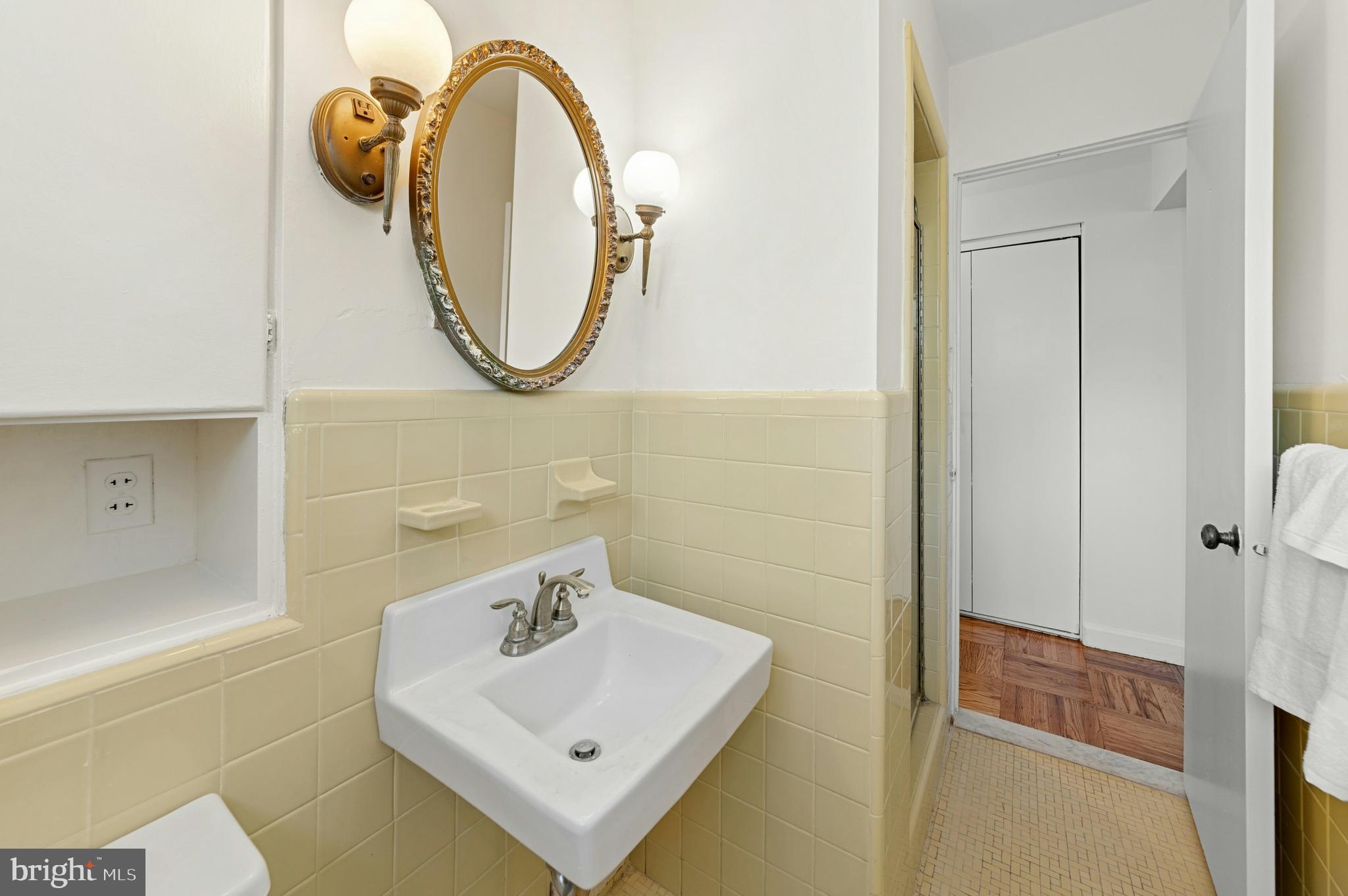 MEADOW BROOK - Residential