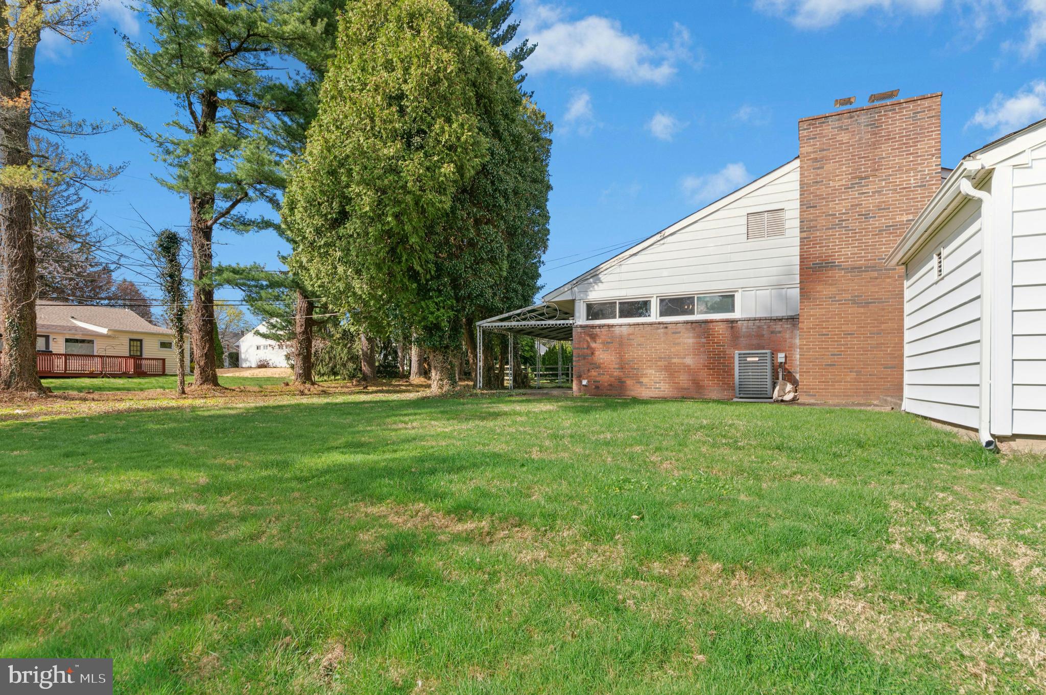 MEADOW BROOK - Residential