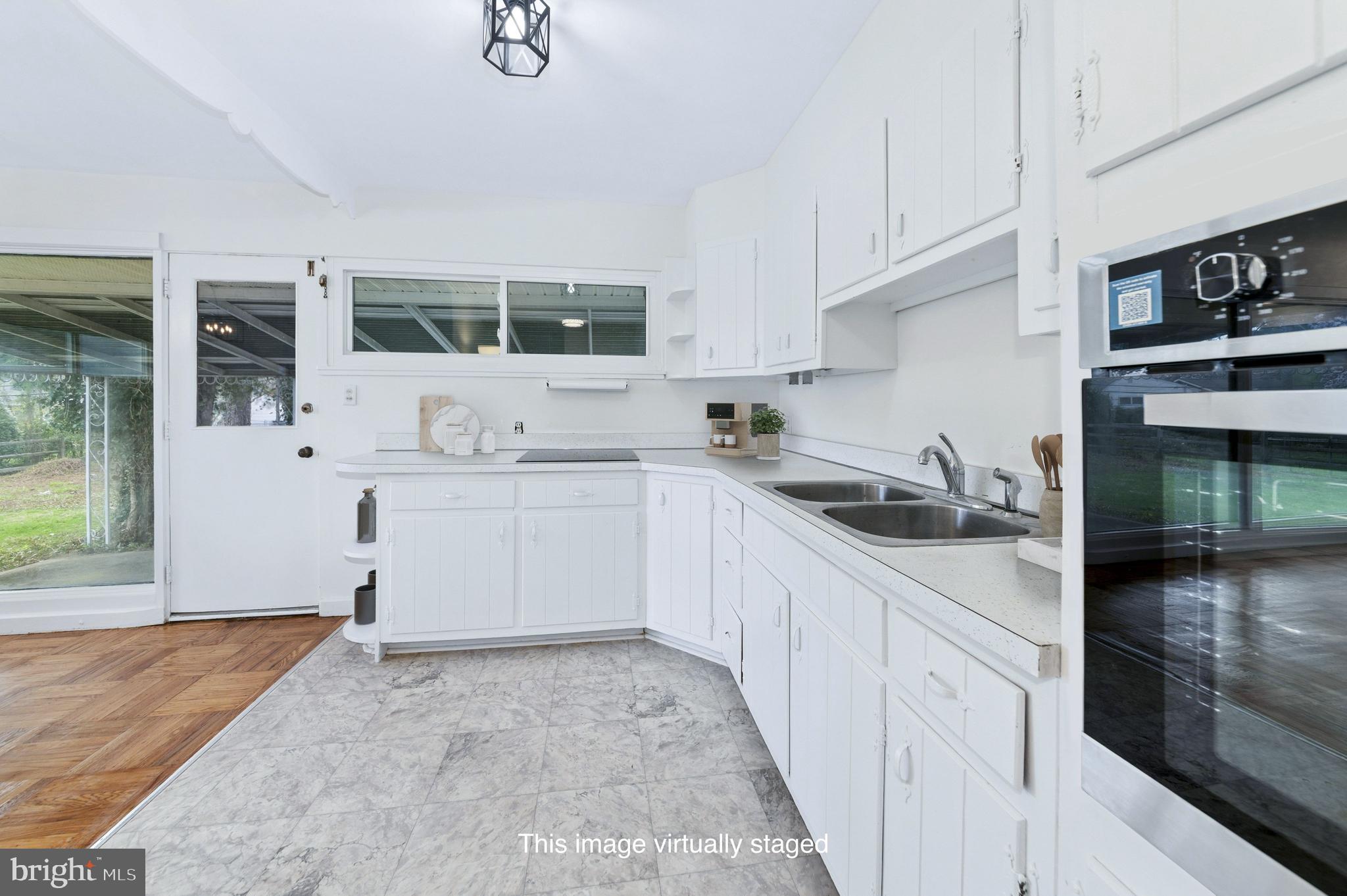 MEADOW BROOK - Residential