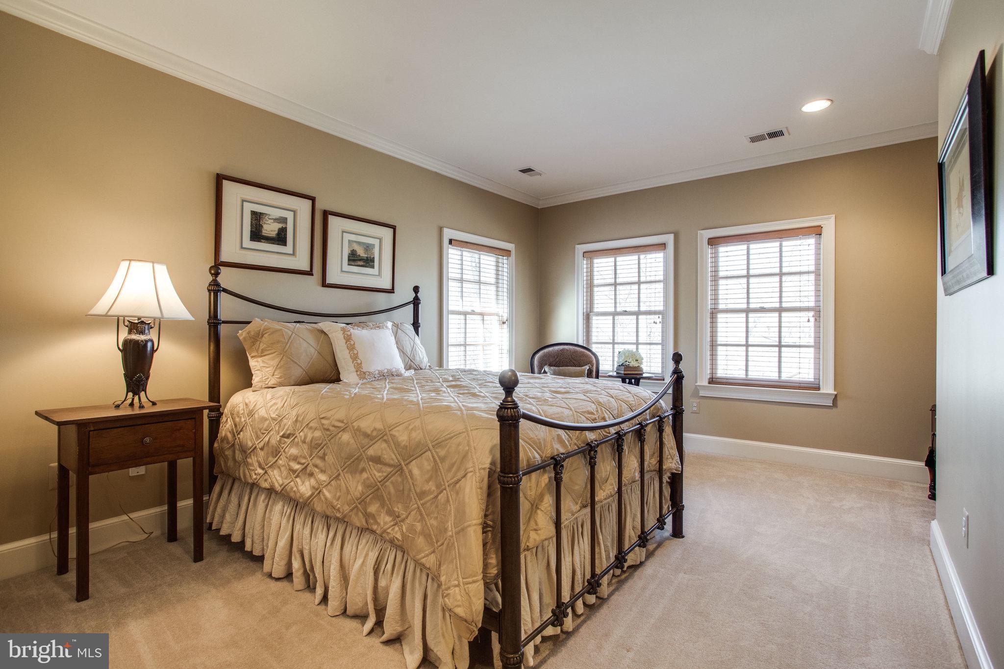 FALCON RIDGE - Residential