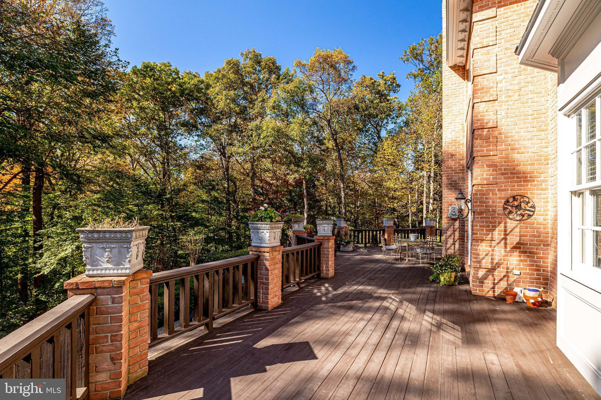 FALCON RIDGE - Residential