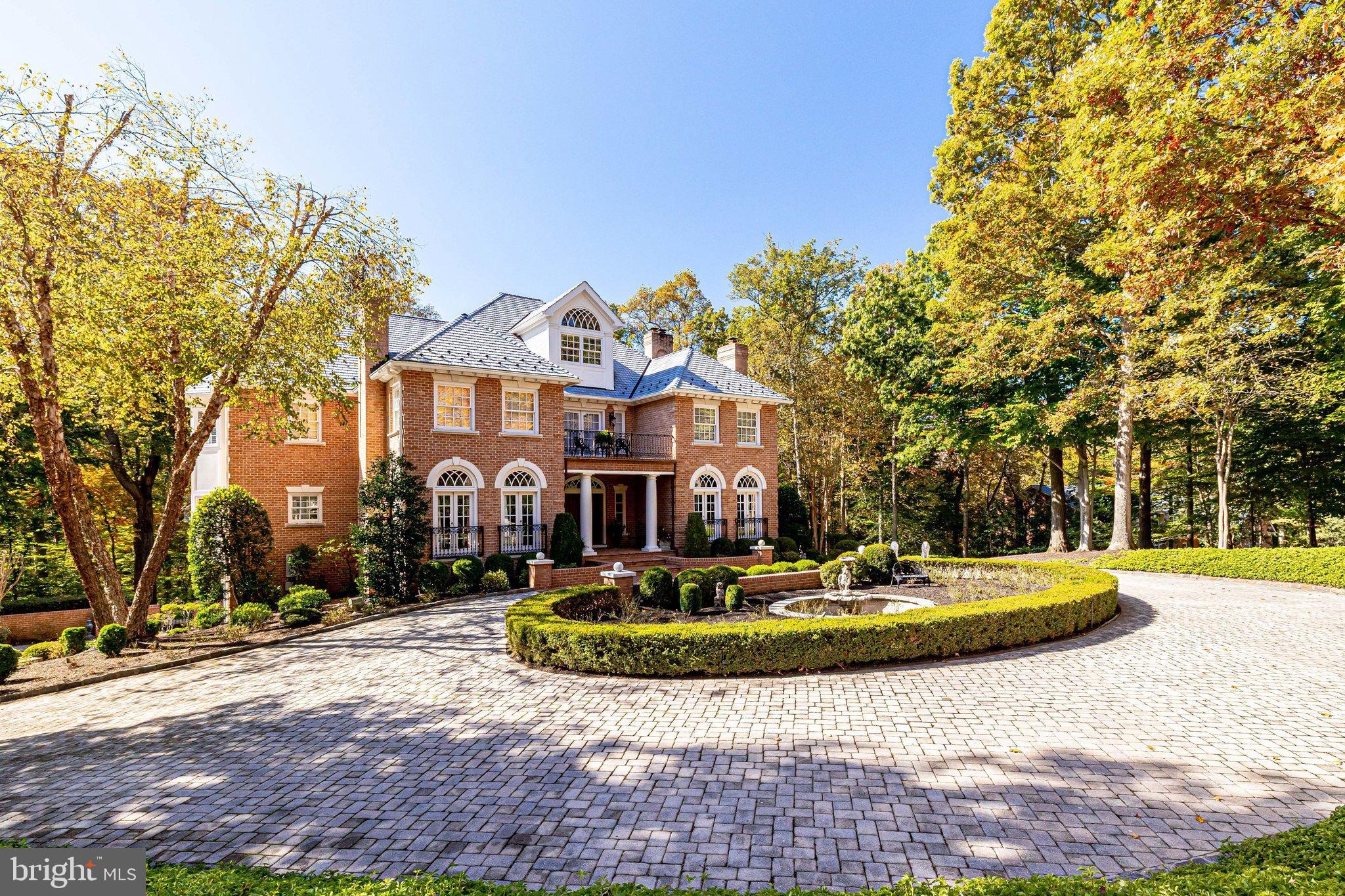 FALCON RIDGE - Residential