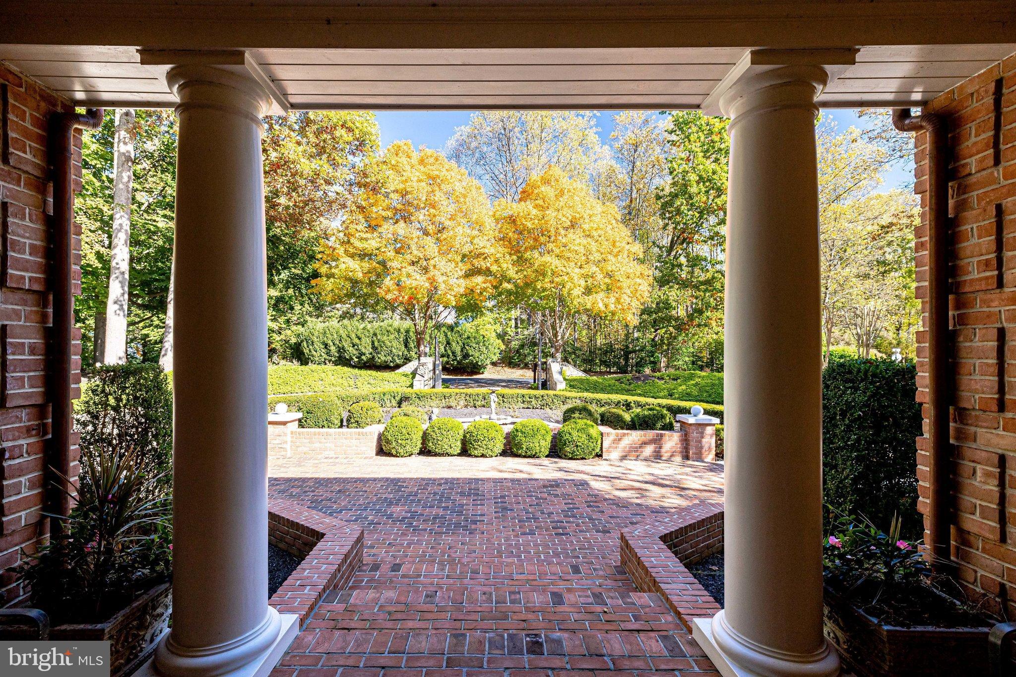 FALCON RIDGE - Residential