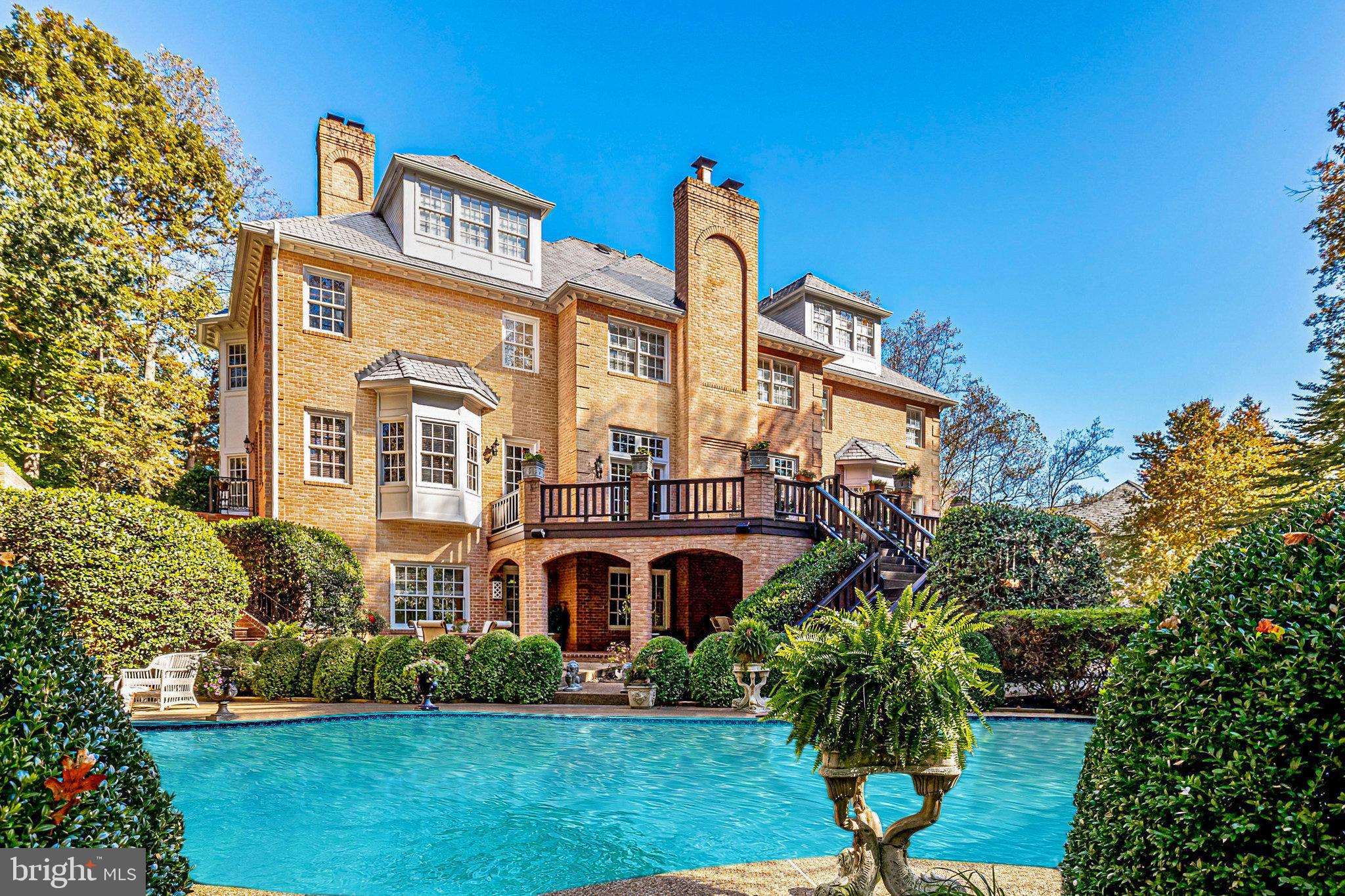 FALCON RIDGE - Residential