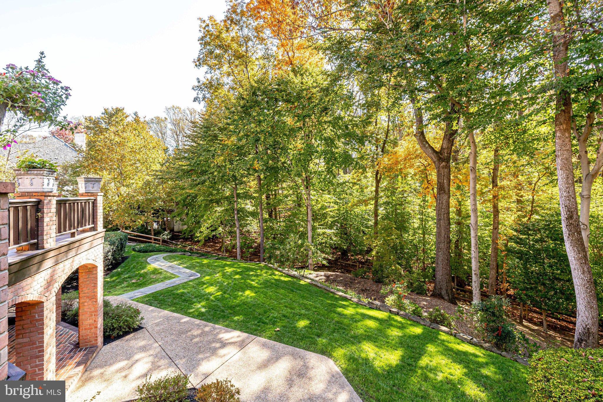 FALCON RIDGE - Residential