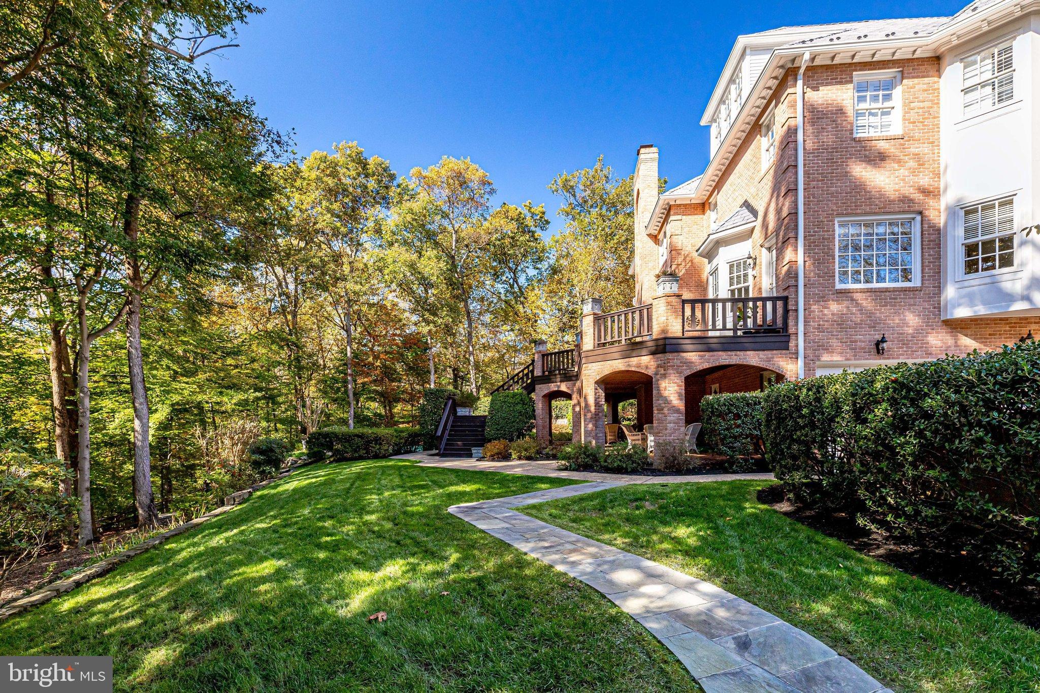 FALCON RIDGE - Residential