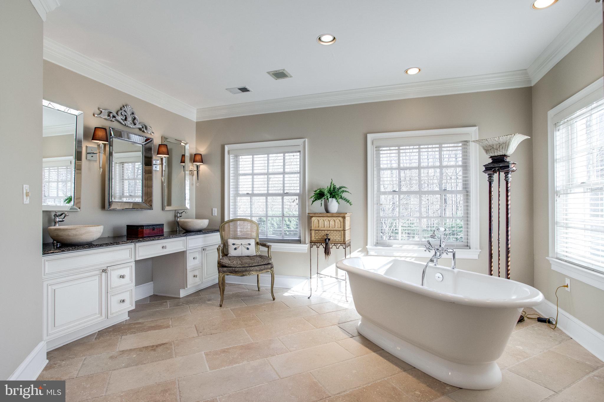 FALCON RIDGE - Residential