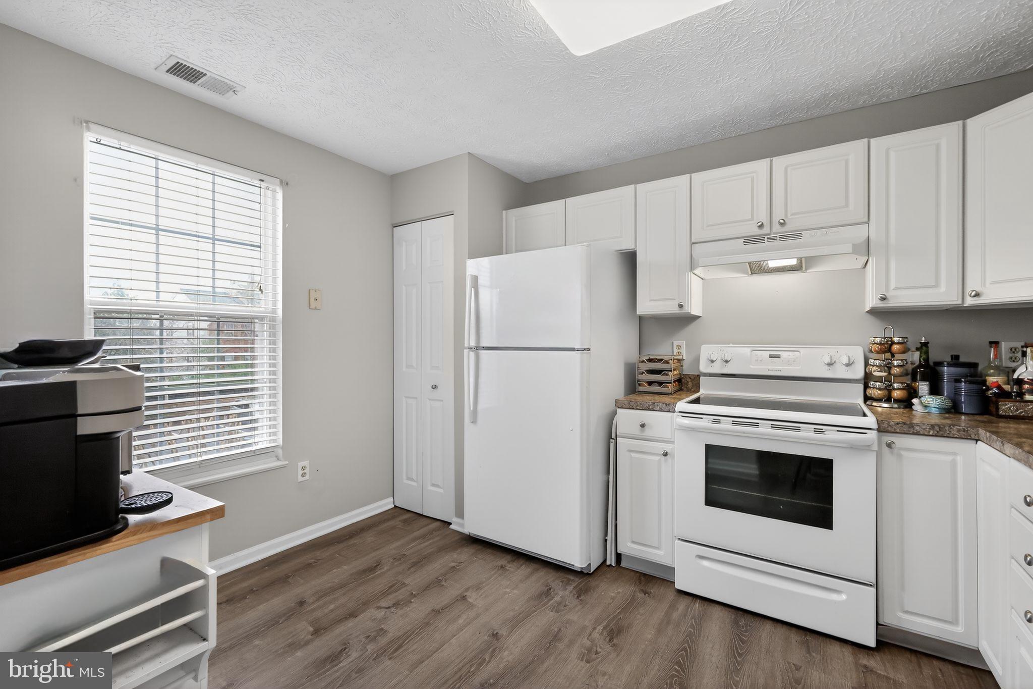 CHESTNUT GABLE - Residential