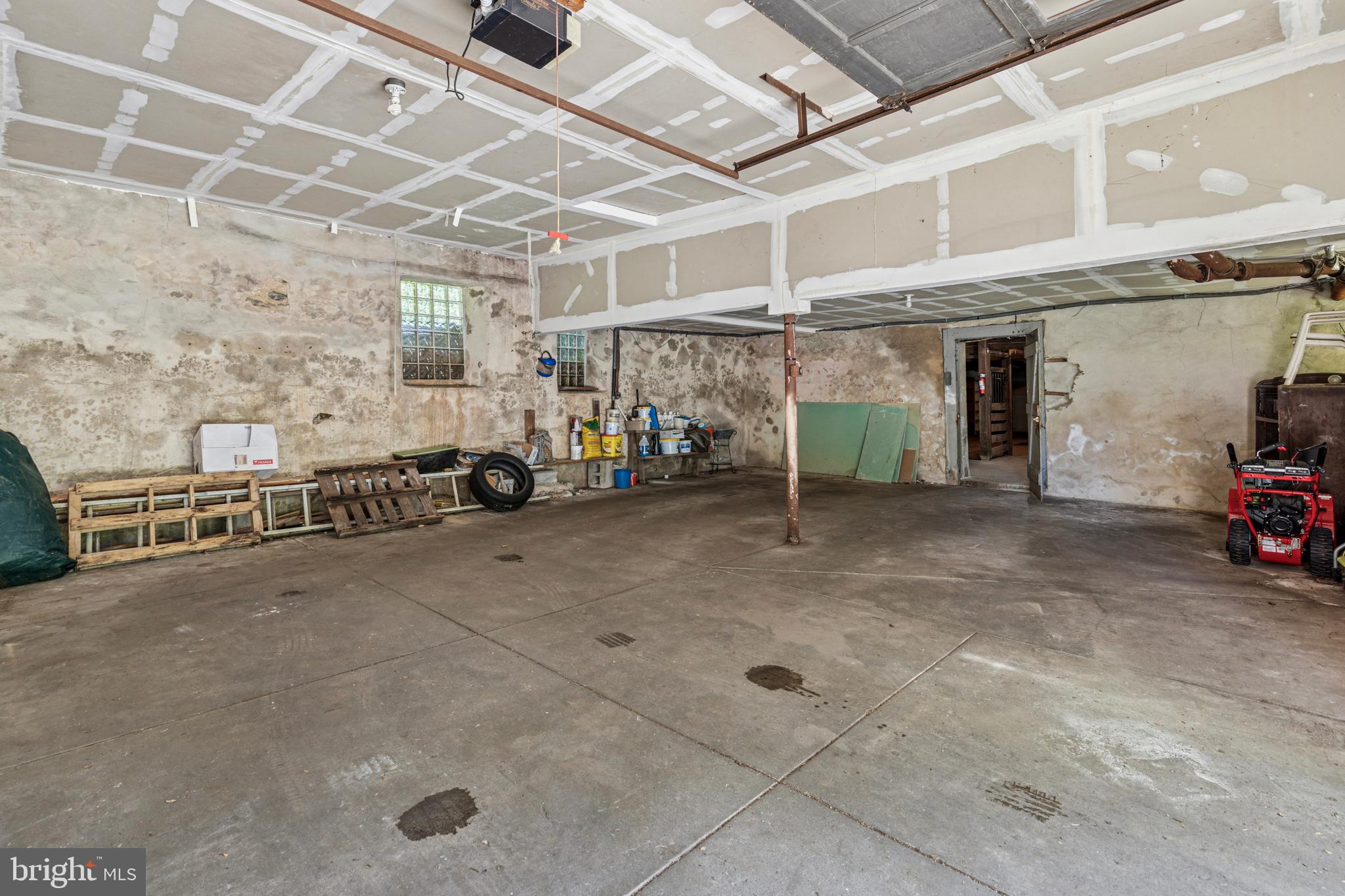 GLADWYNE - Residential Lease